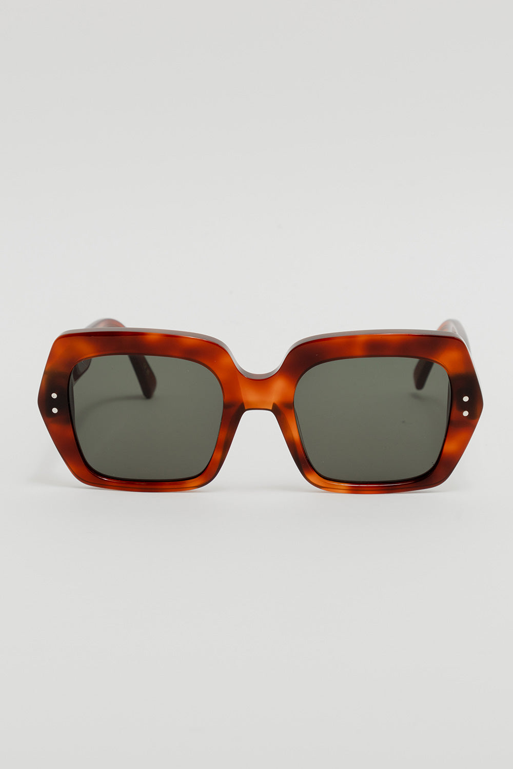 monokel-eyewear-kaia-amber-green-gradient-lens