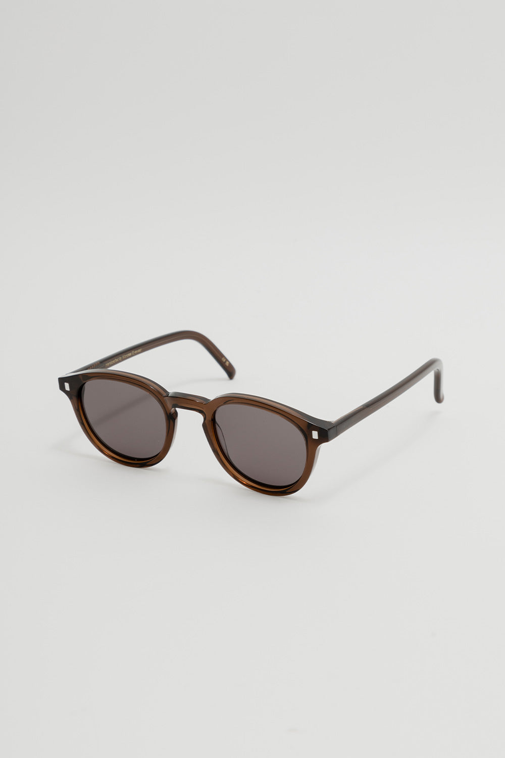 monokel-eyewear-nelson-cola-grey-gradient-lens