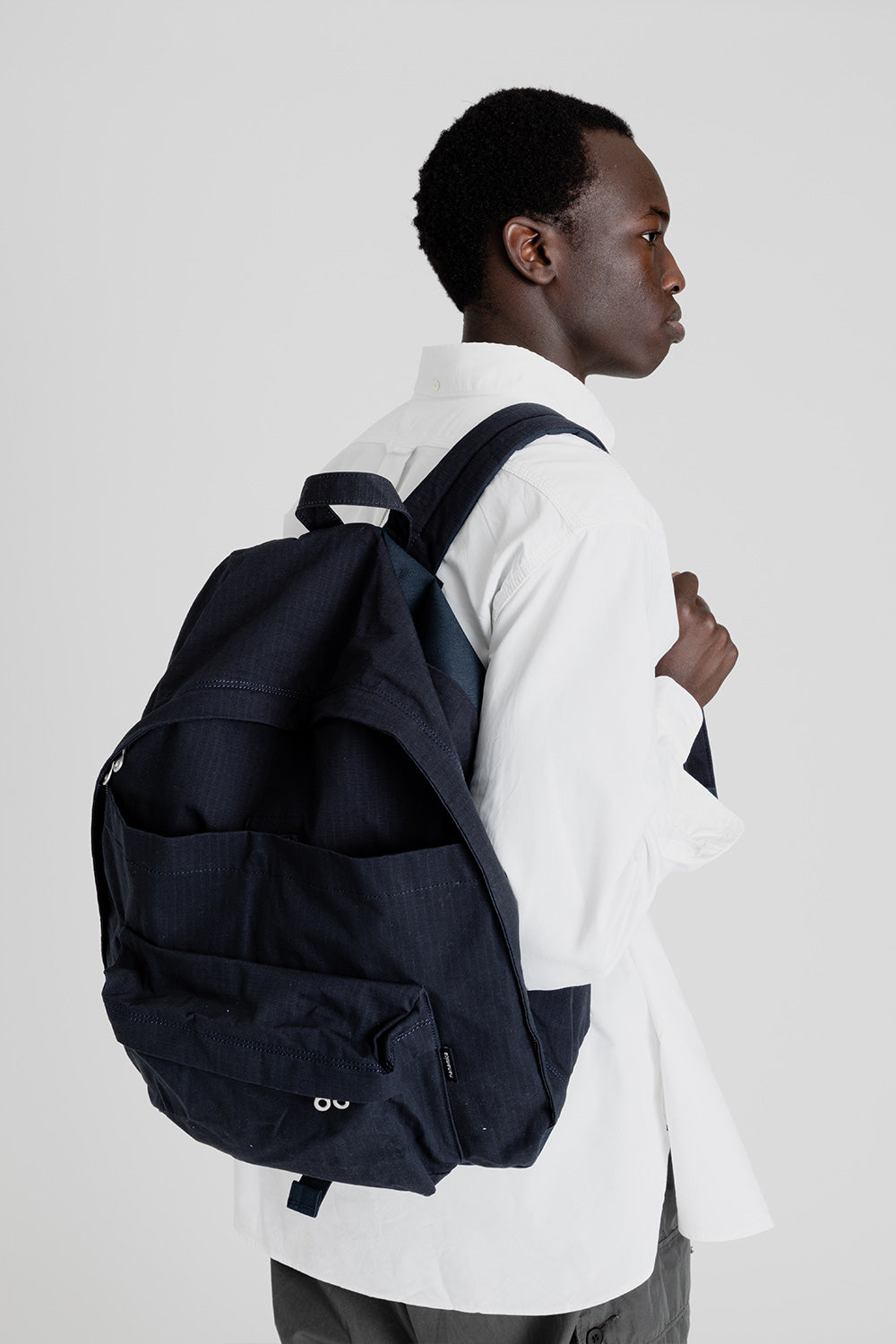 nanamica-day-pack-navy