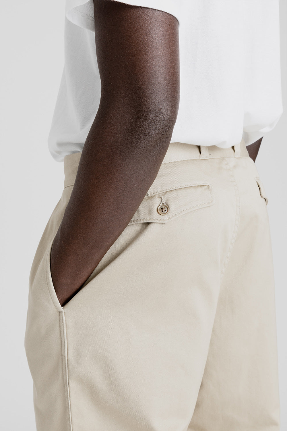 nanamica-double-pleat-wide-chino-pants-khaki