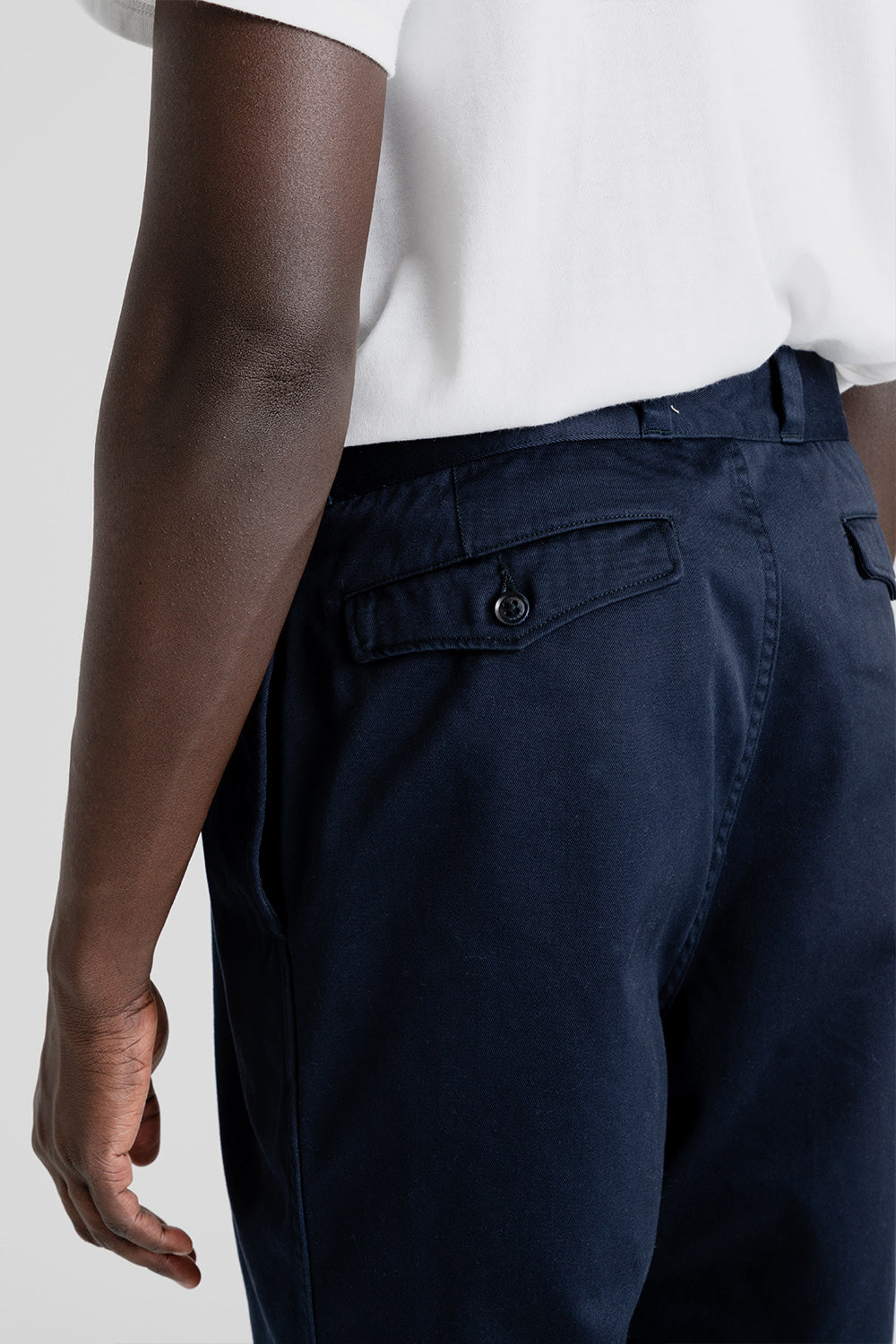 nanamica-double-pleat-wide-chino-pants-navy