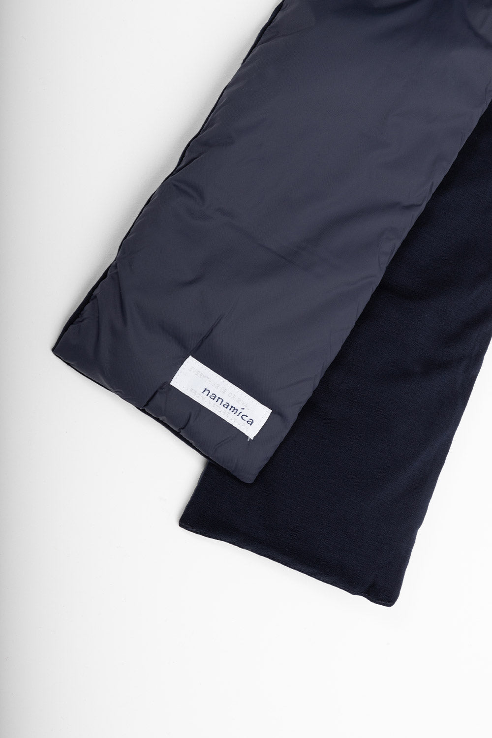 nanamica down muffler navy
