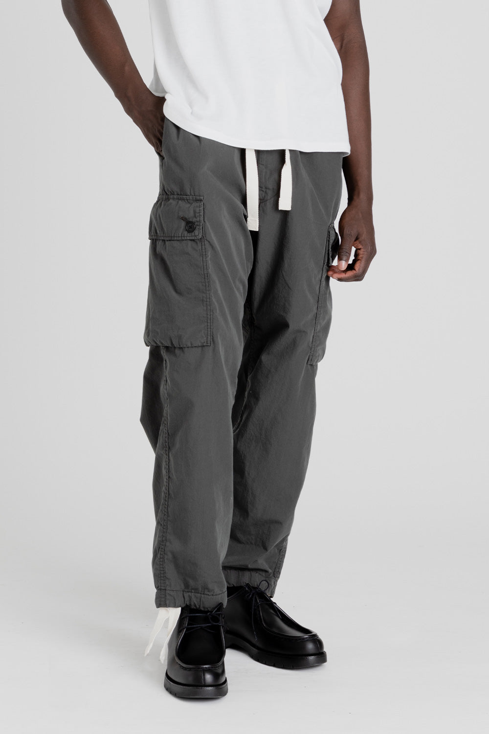 nanamica-easy-cargo-pant-charcoal