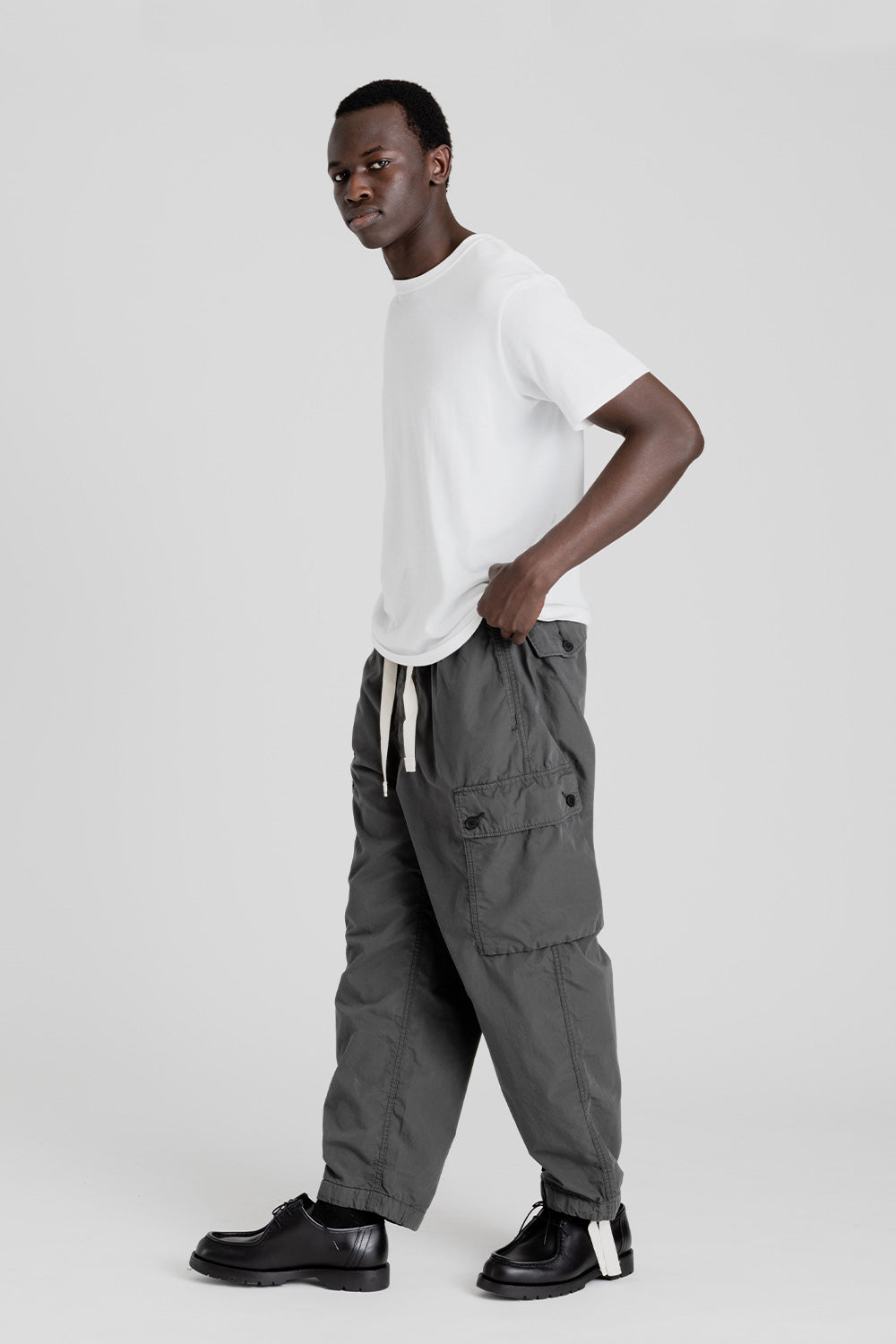 nanamica-easy-cargo-pant-charcoal