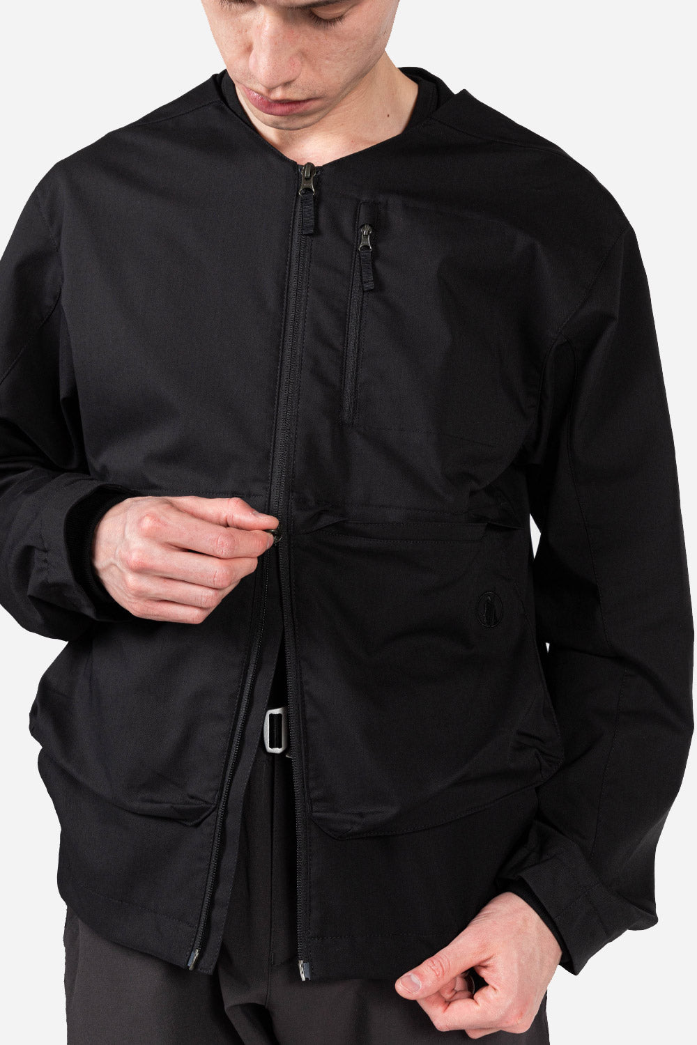 poutnik-by-tilak-blade-jacket-black