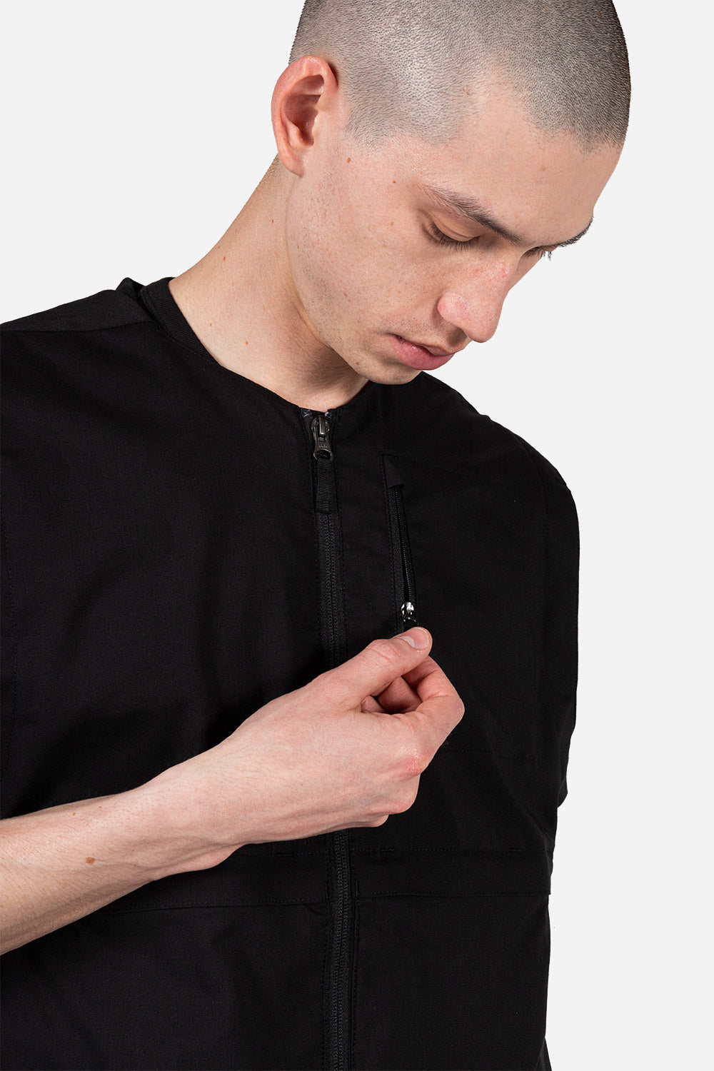 poutnik-by-tilak-blade-vest-black