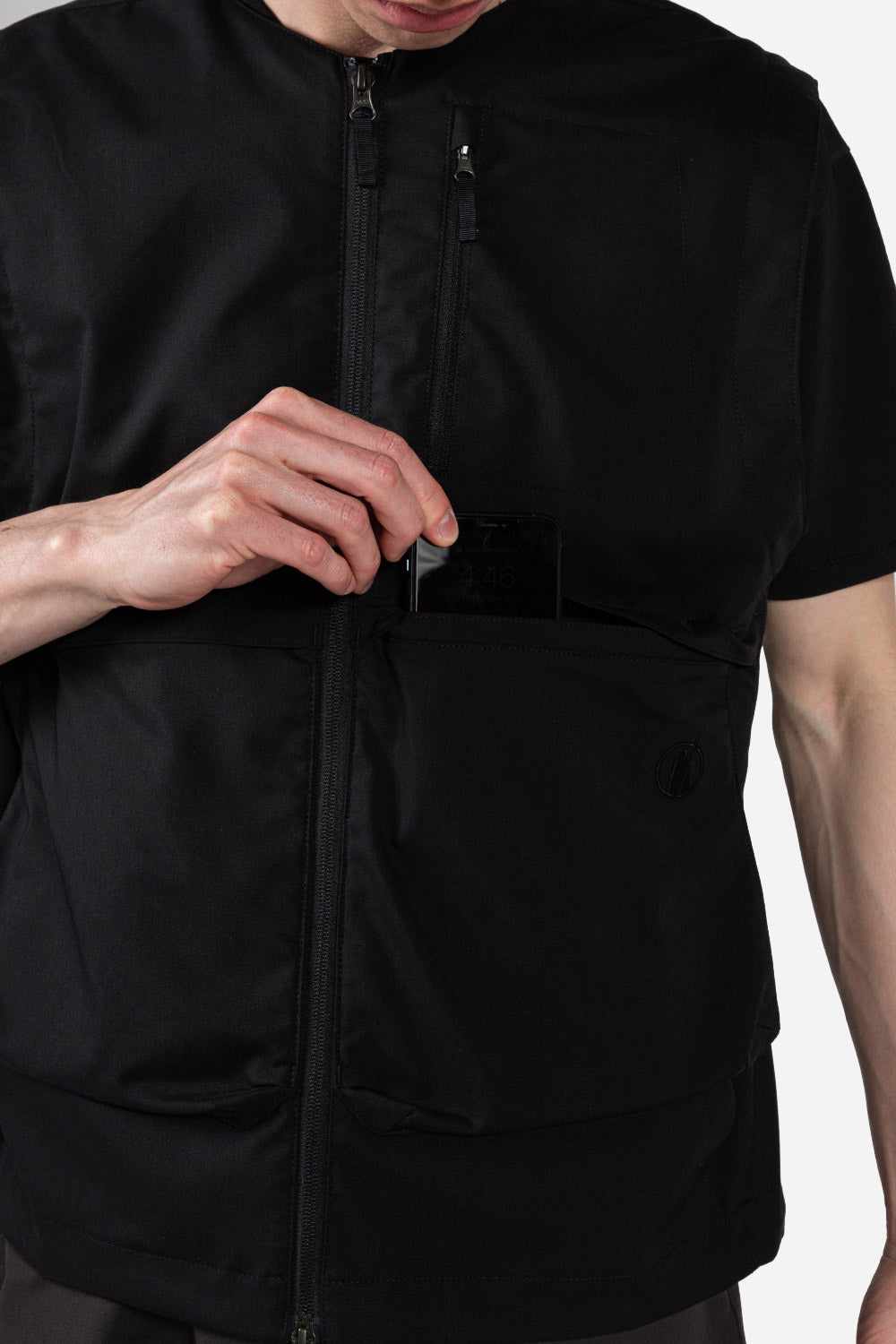 poutnik-by-tilak-blade-vest-black