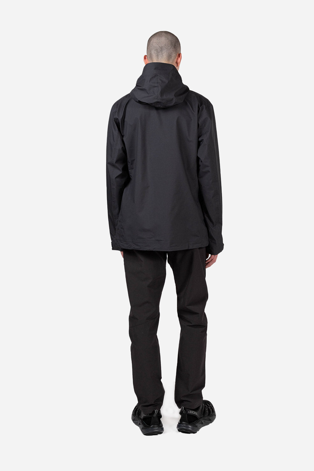 poutnik-by-tilak-caw-gtx-ebony-grey