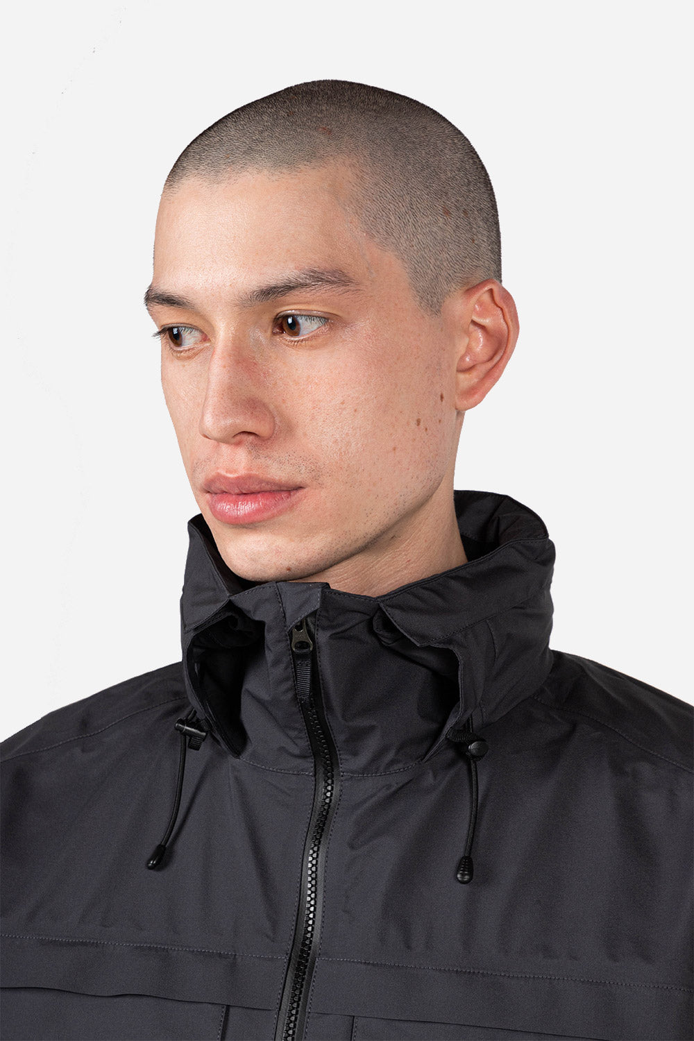 poutnik-by-tilak-caw-gtx-ebony-grey