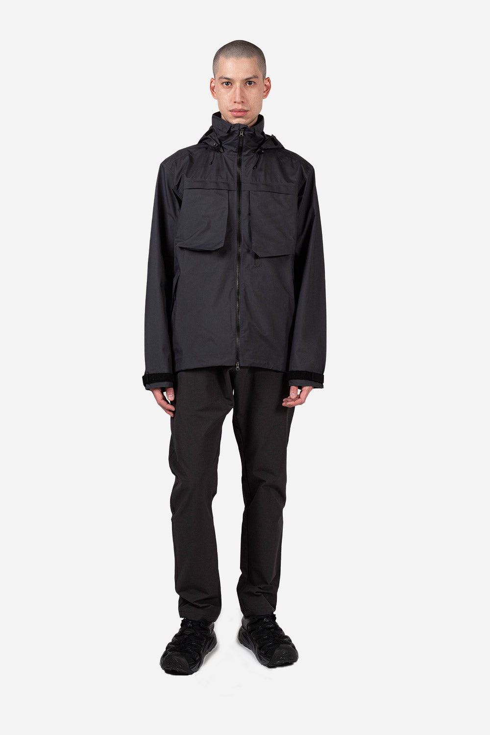 poutnik-by-tilak-caw-gtx-ebony-grey