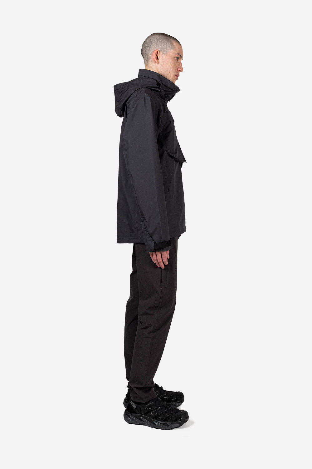poutnik-by-tilak-caw-gtx-ebony-grey