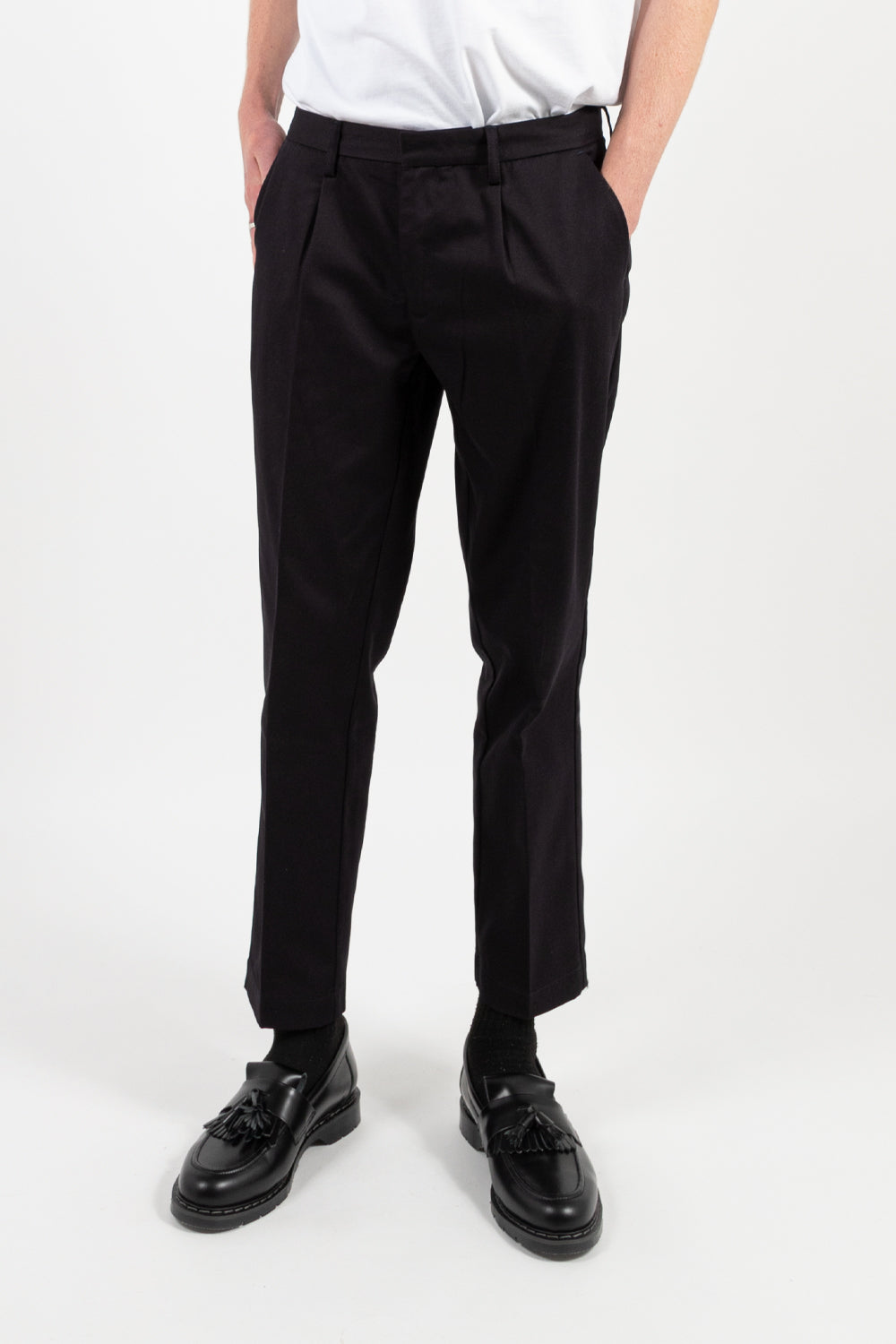 reception club pant in dark navy