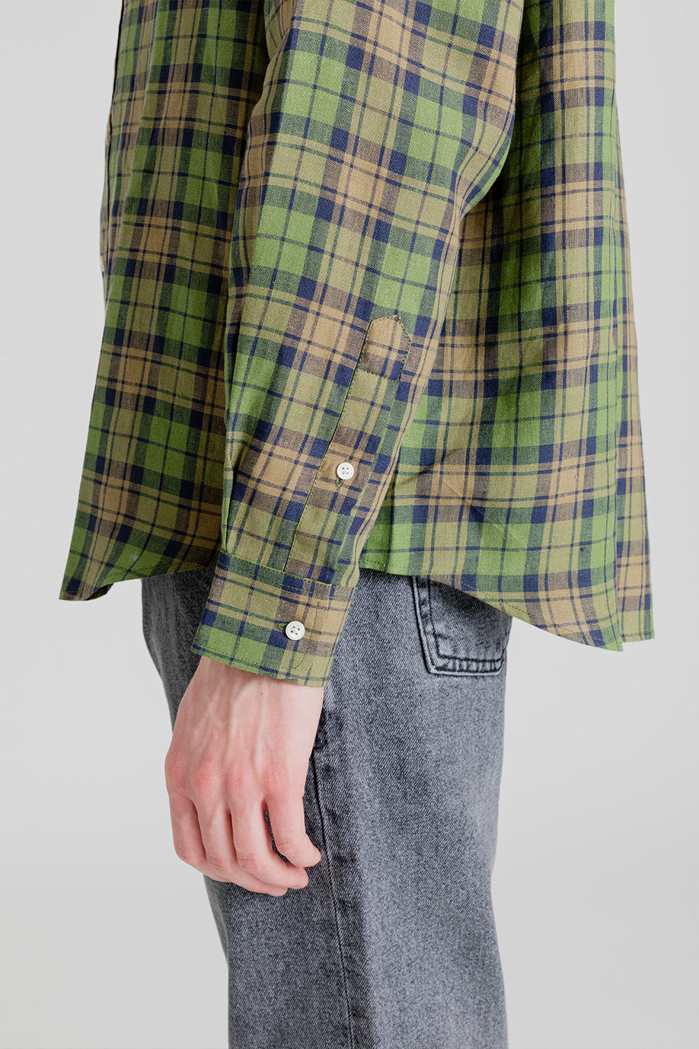 schnaydermans_non-binary-linen-green-check