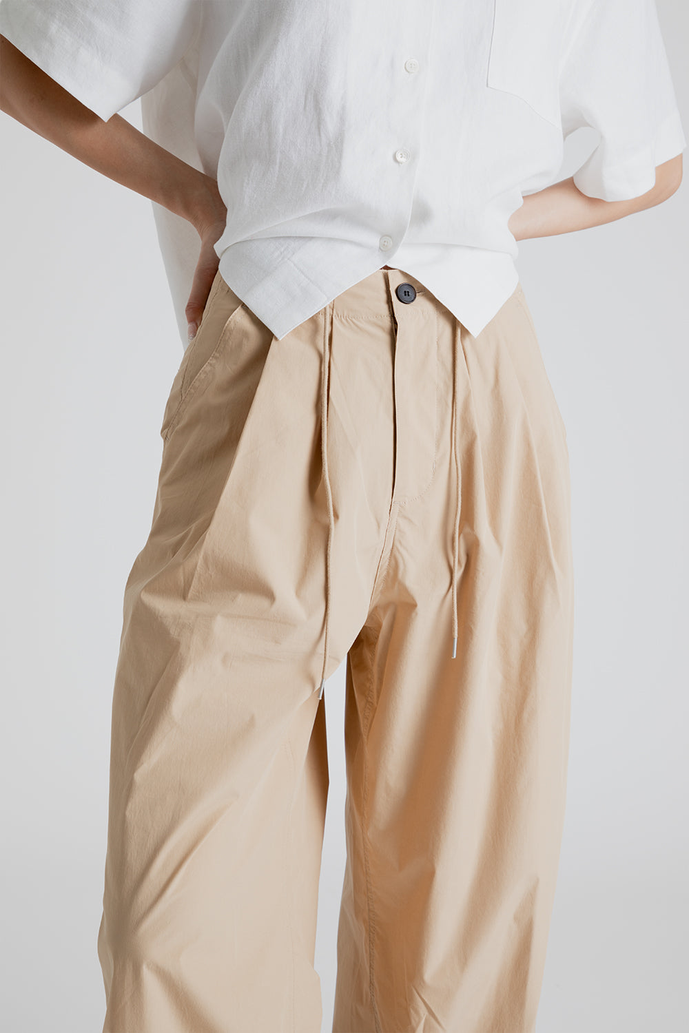 Uniform Bridge Women's Lite Balloon Pants in Beige
