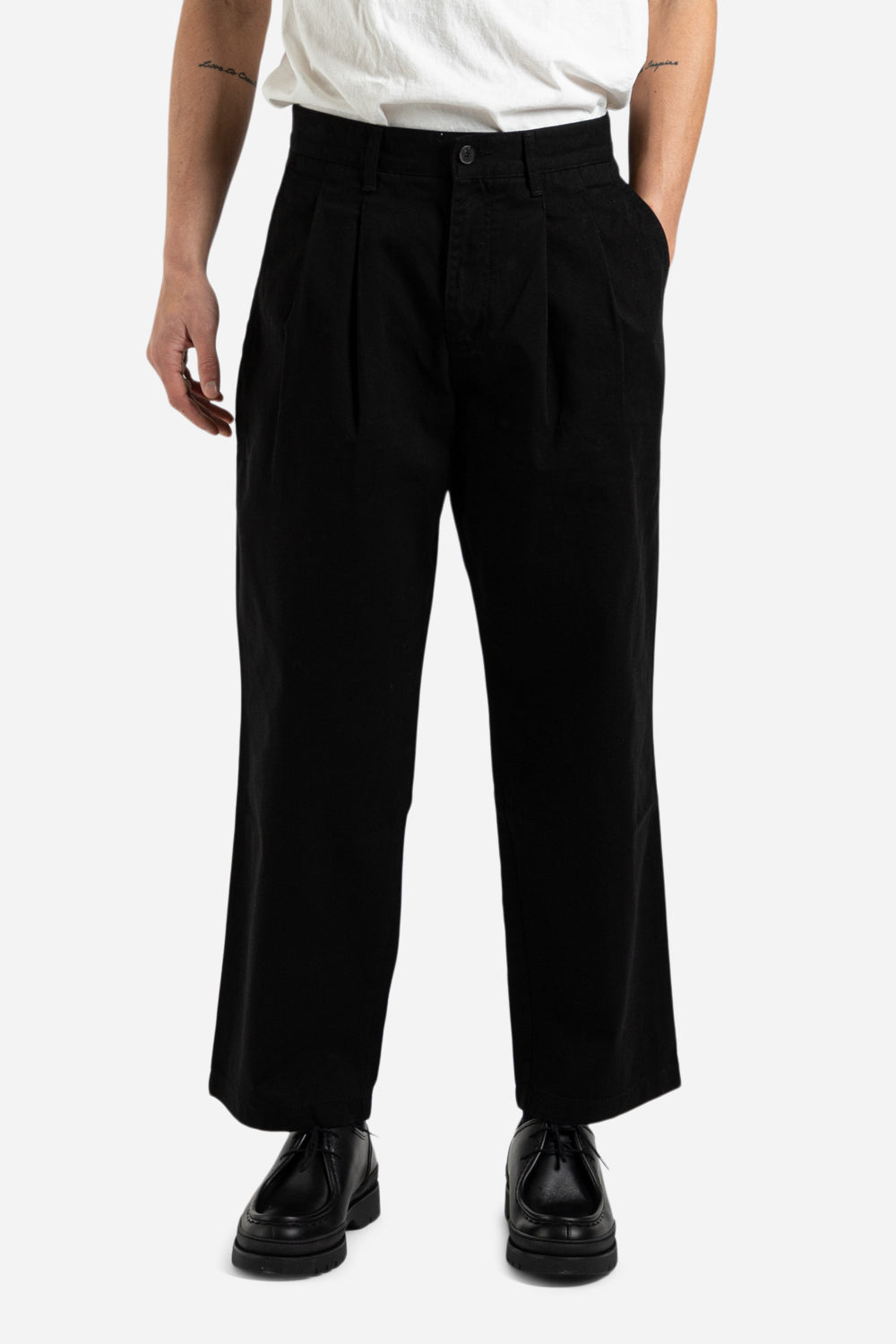 WOMEN'S PLEATED WIDE STRAIGHT PANTS