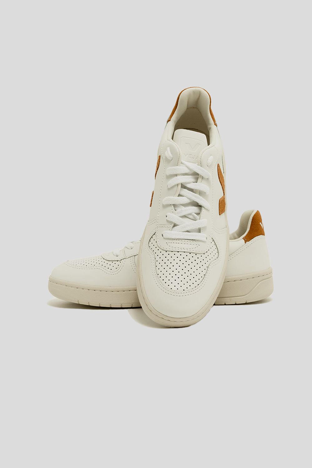 veja-v-10-extra-white-leather-camel