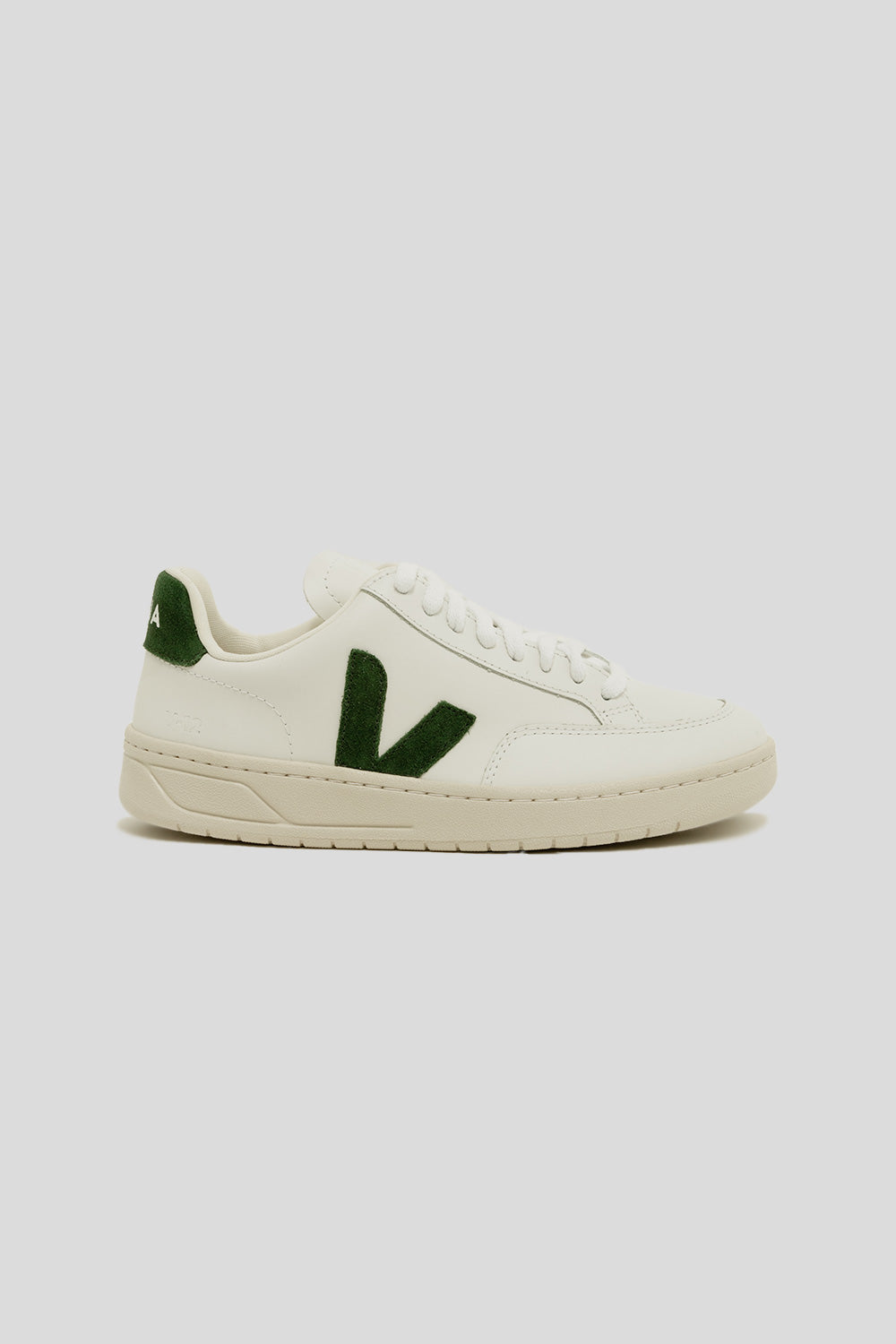 veja-v-12-extra-white-leather-cypress-green-side