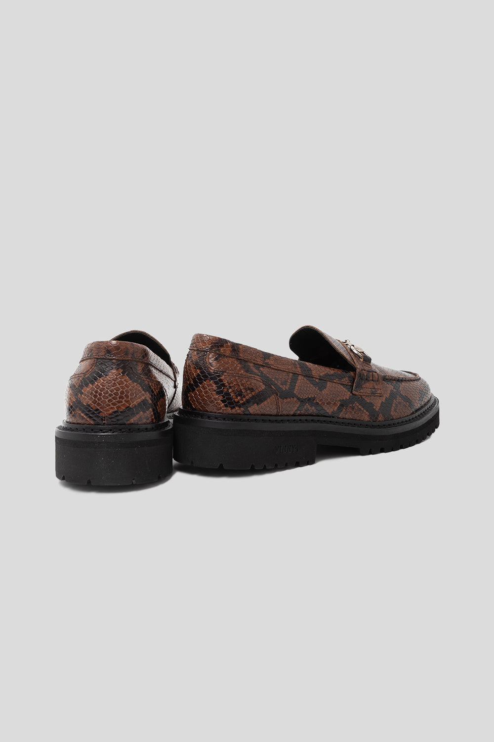 vinnys-le-club-lug-sole-python