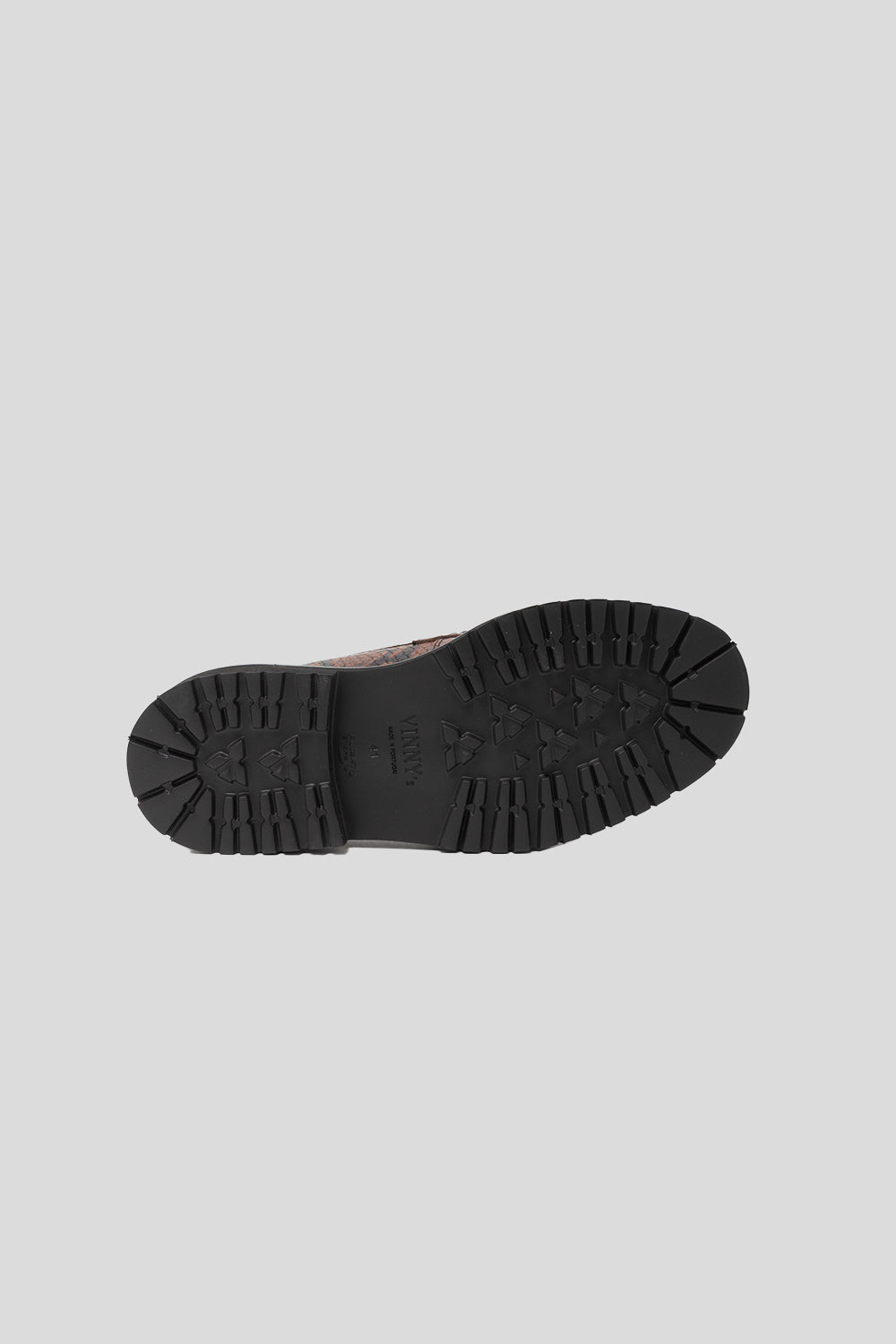 vinnys-le-club-lug-sole-python