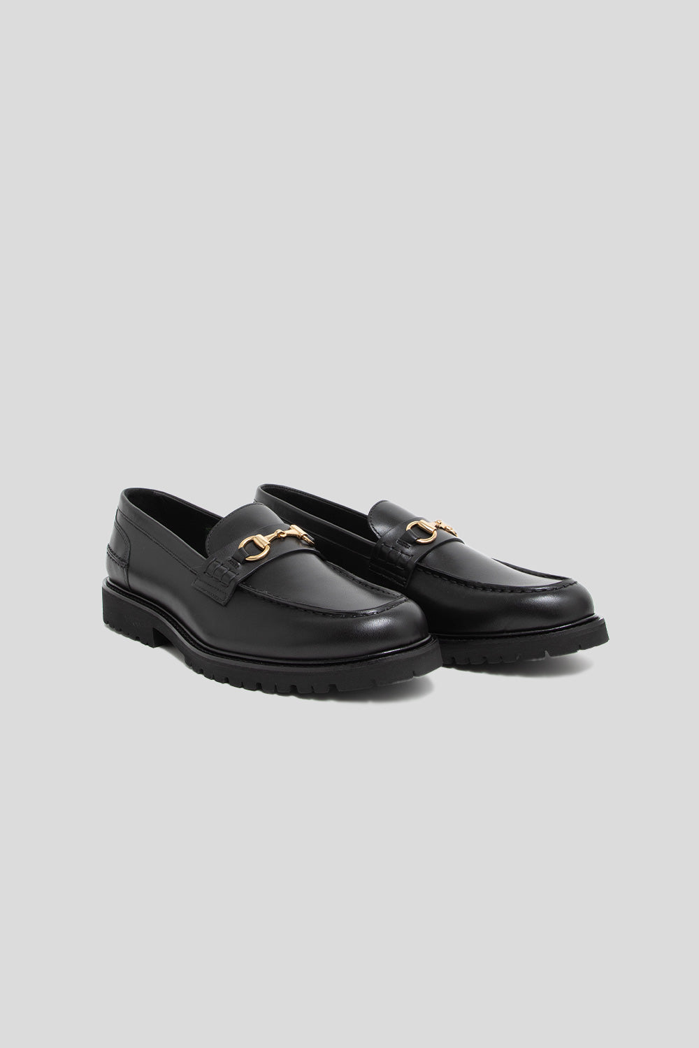 Vinny's Le Club Snaffle Bit Loafer in Black Crust