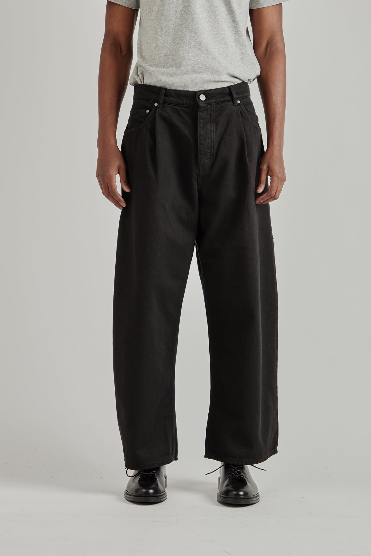 Duma Pleated Pants - Coal Treasure