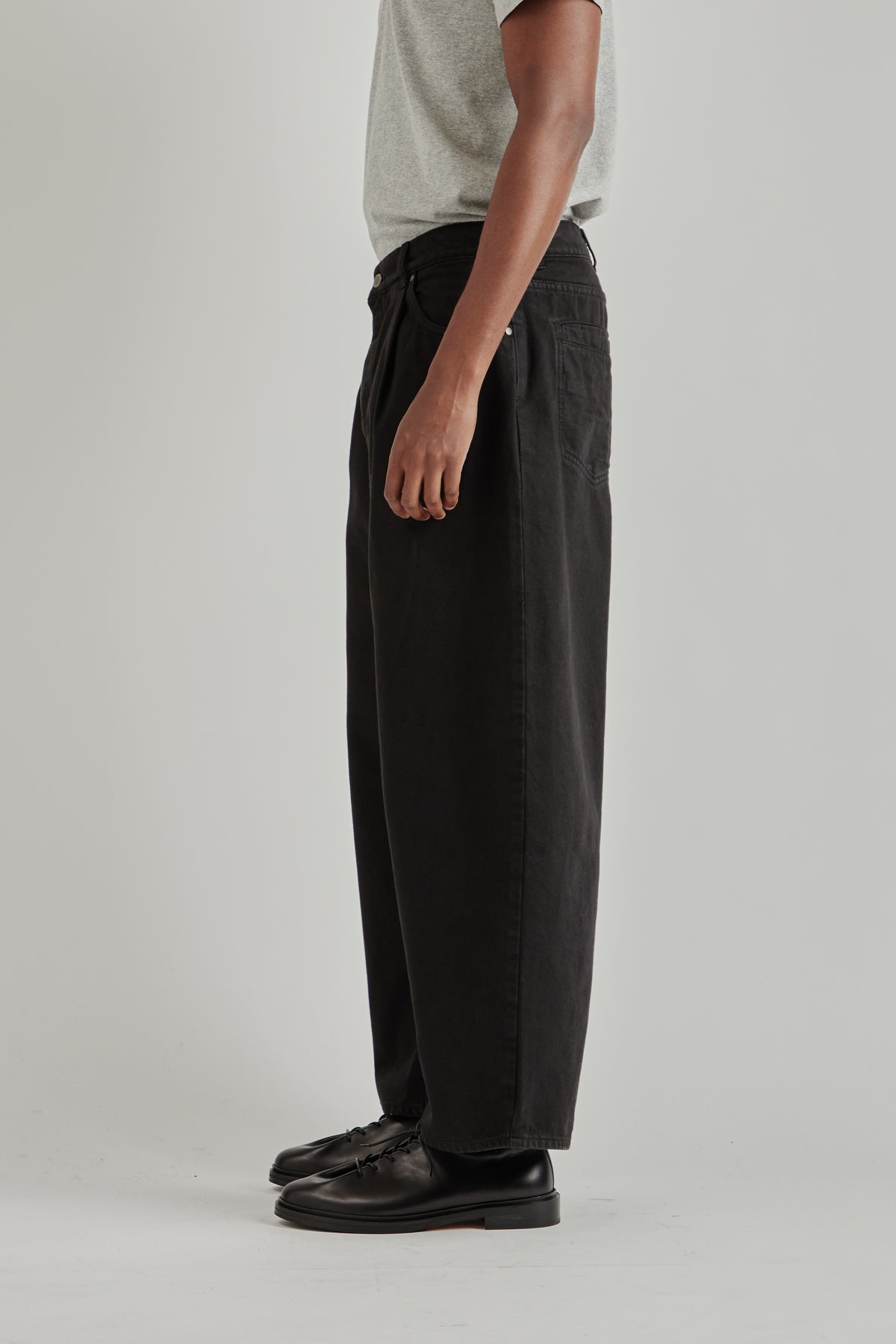 Duma Pleated Pants - Coal Treasure