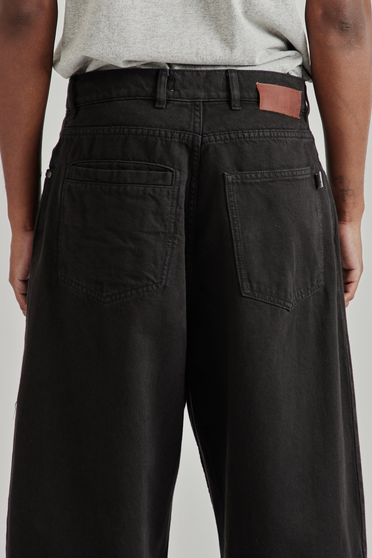 Duma Pleated Pants - Coal Treasure