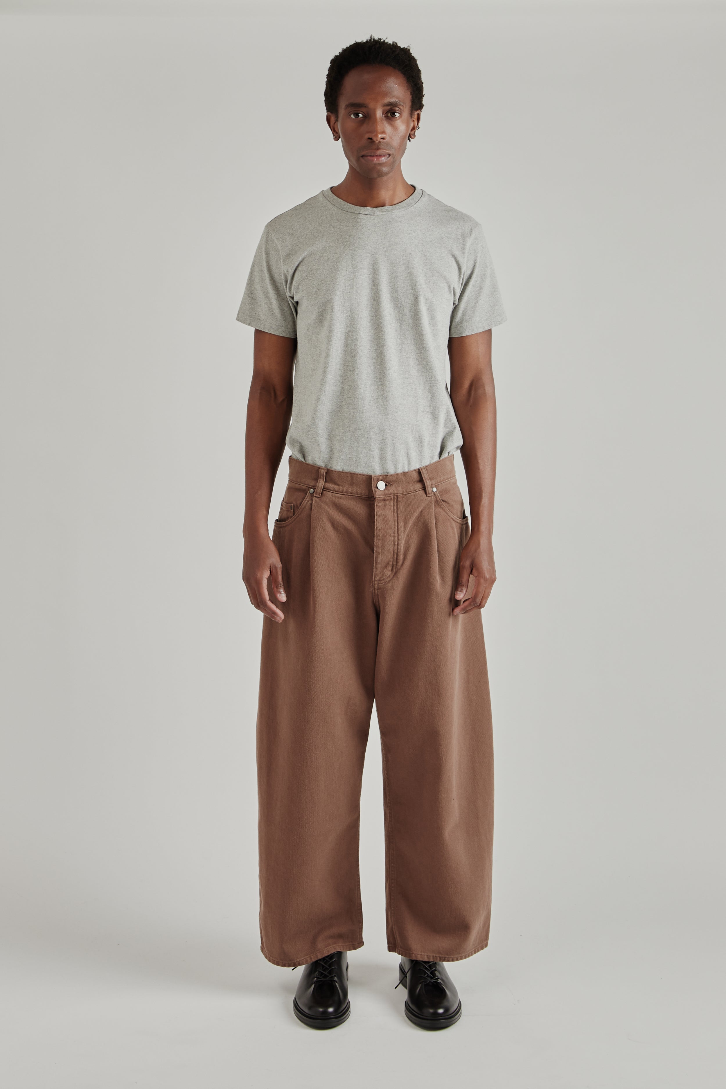 A Kind Of Guise Duma Pleated Pant Brown | Wallace Mercantile