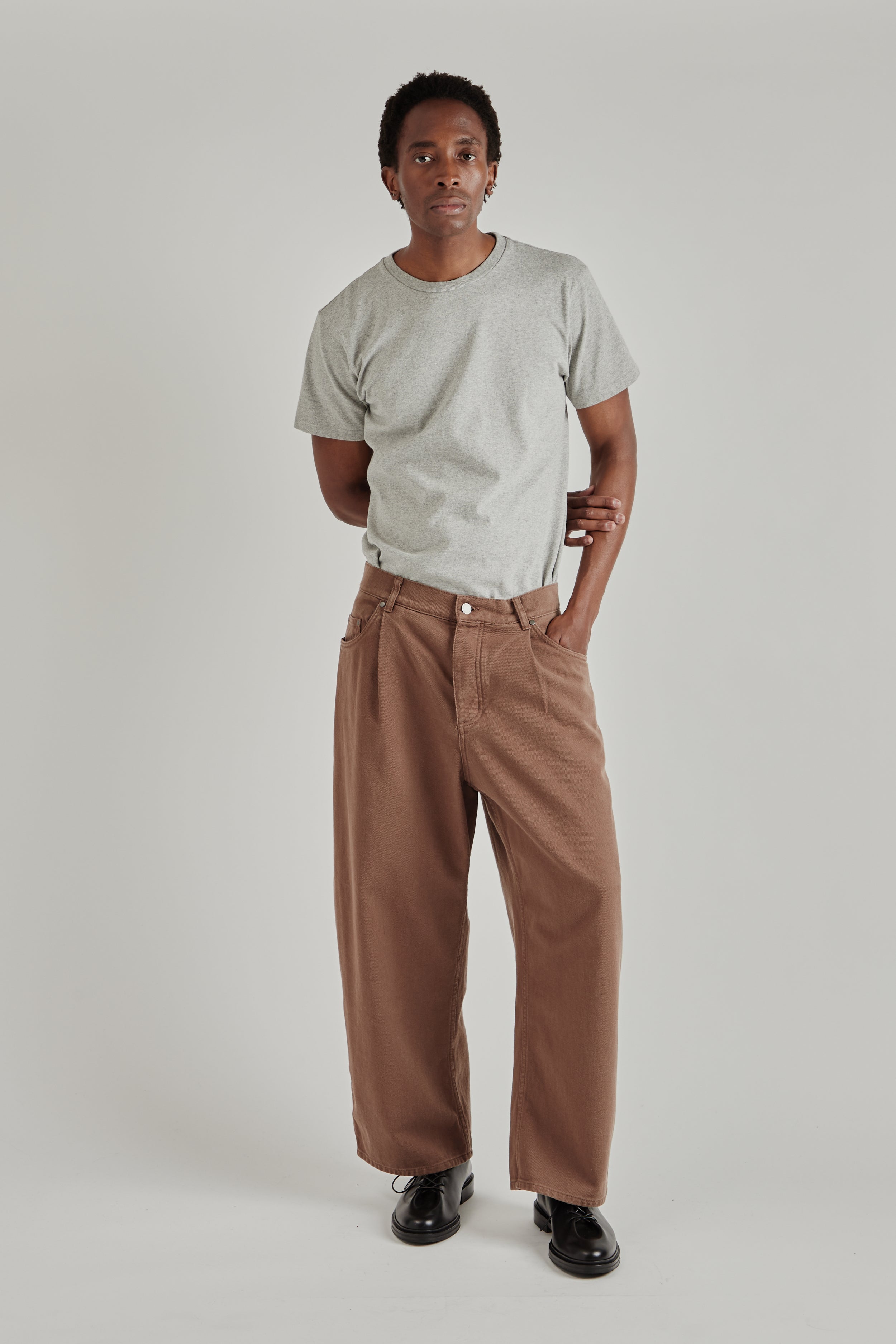 A Kind Of Guise Duma Pleated Pant Brown | Wallace Mercantile