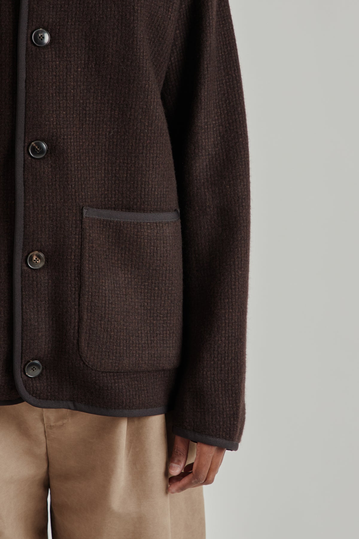 A Kind Of Guise FW26 Yebra Jacket Mahogony Tiles0148