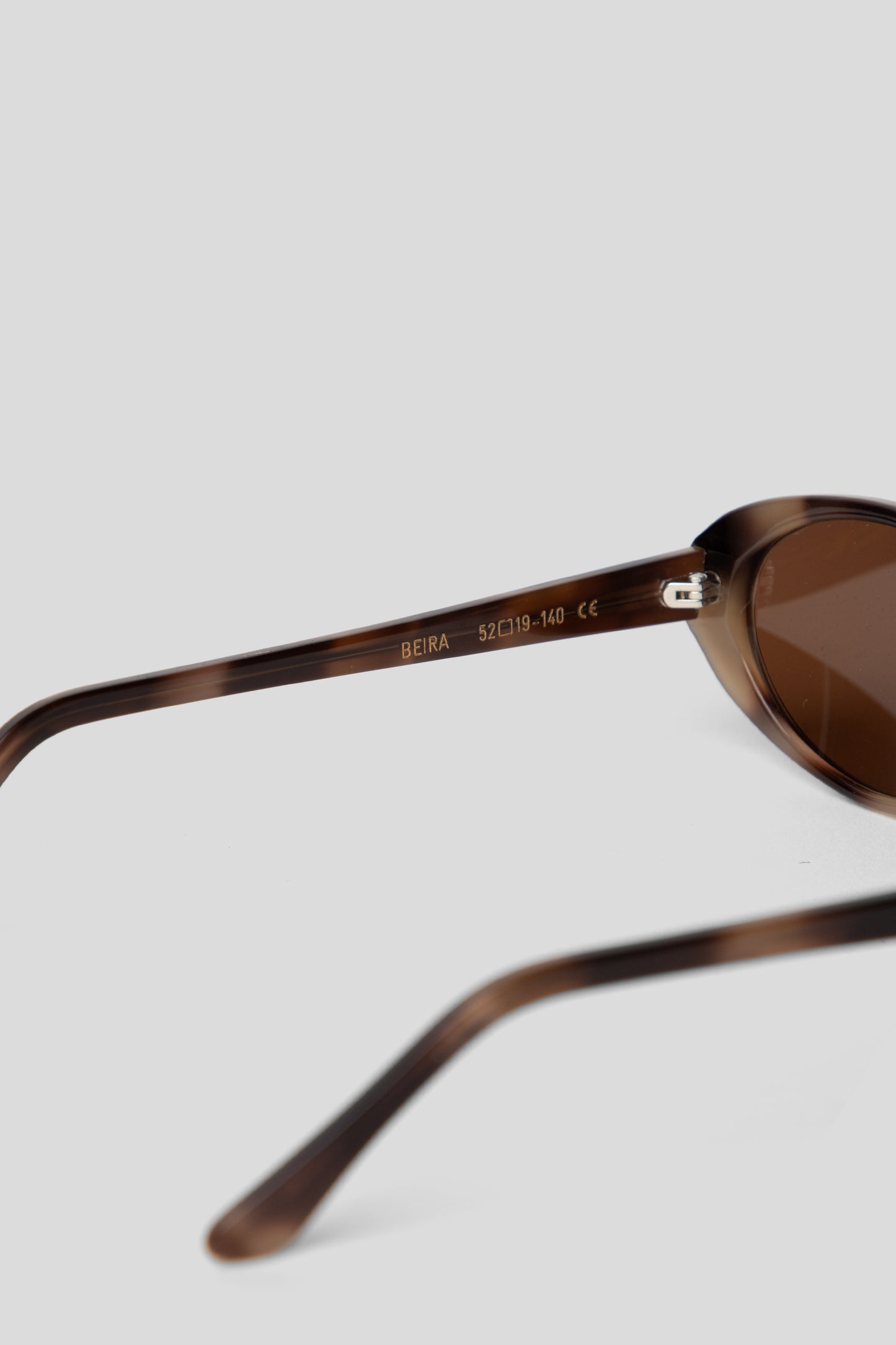A Kind Of Guise SS26 Beira Milky Bison Brown 04