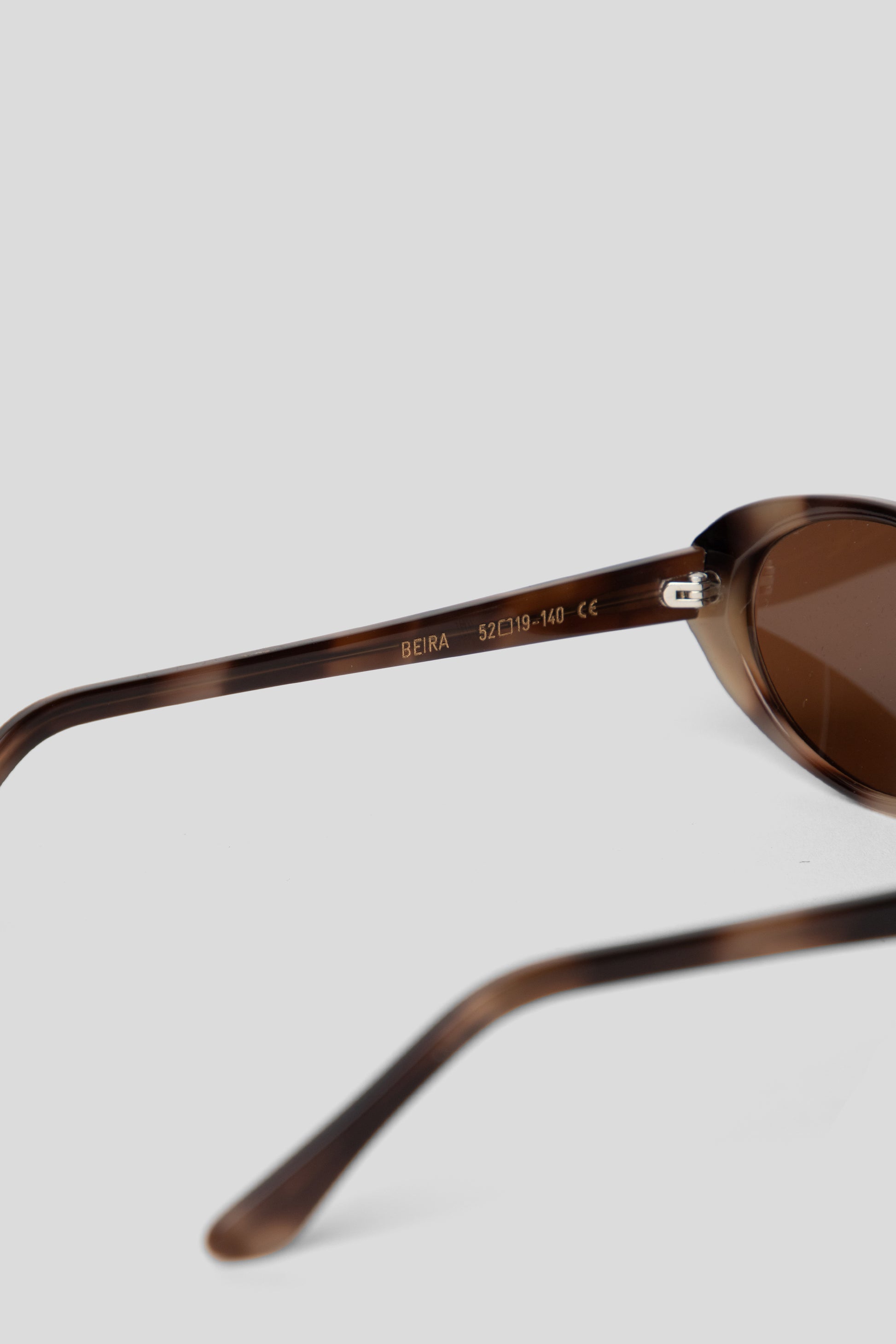 A Kind Of Guise SS26 Beira Milky Bison Brown 04