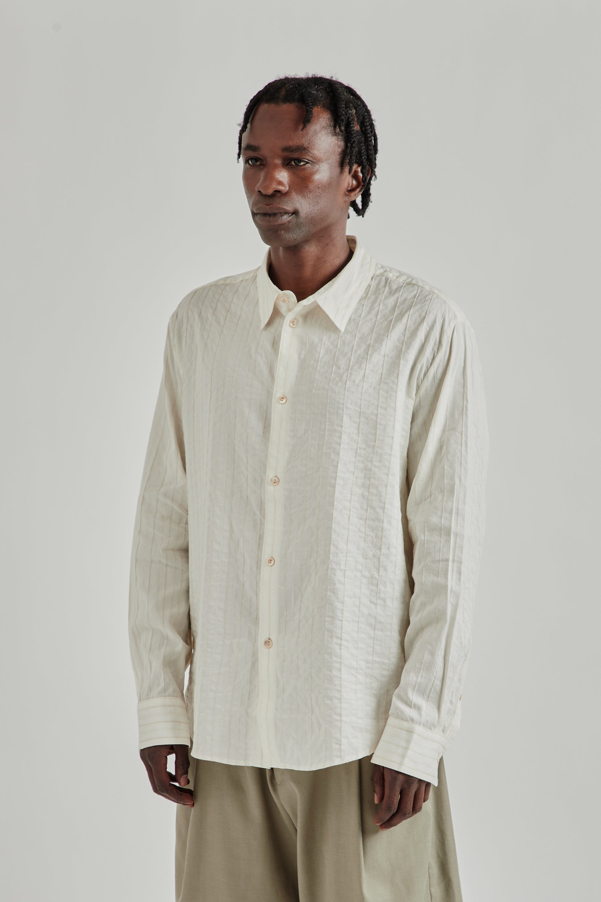 A Kind Of Guise SS26 Fulvio Shirt structured natural stripe0881