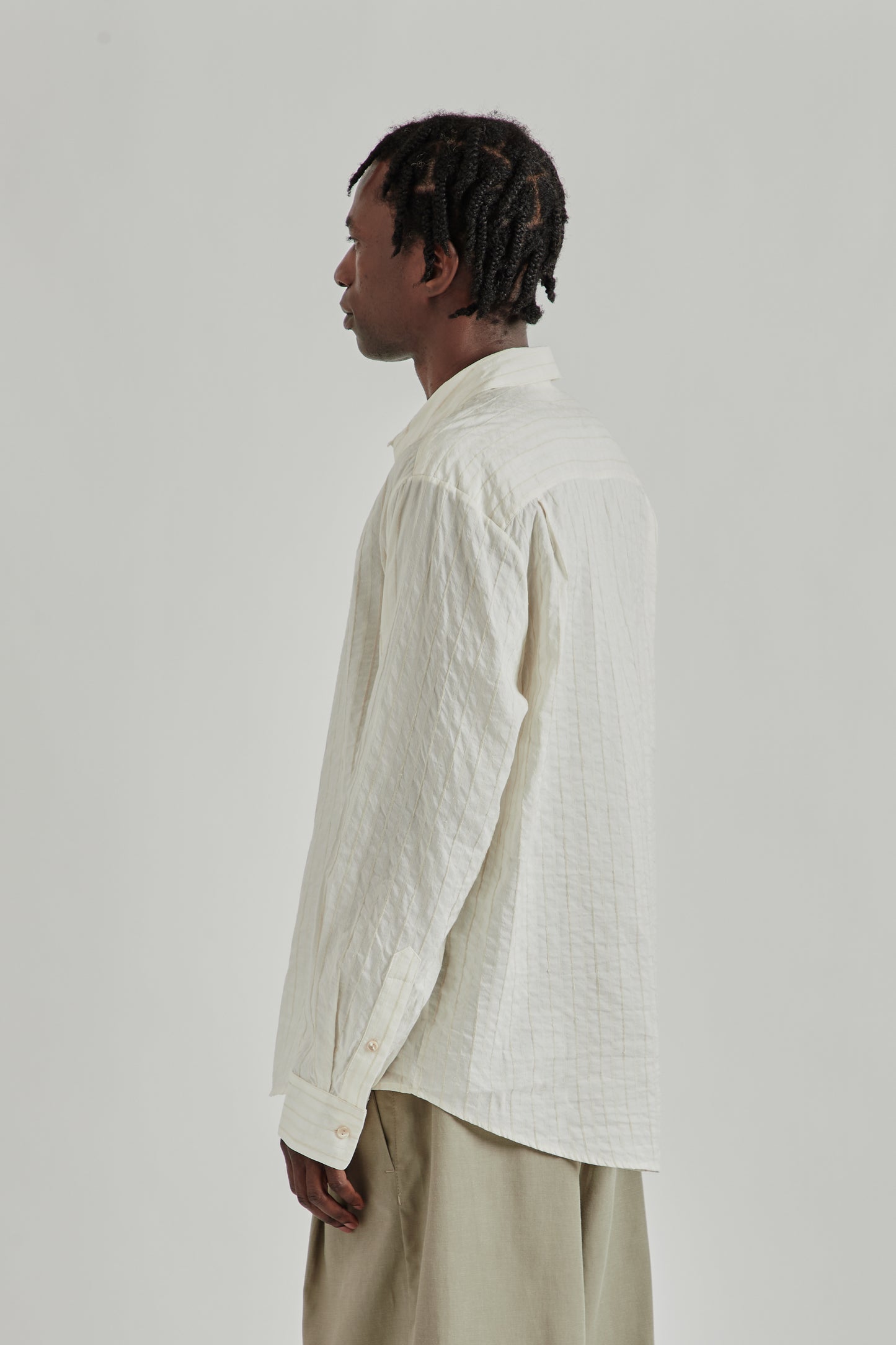 A Kind Of Guise SS26 Fulvio Shirt structured natural stripe0883