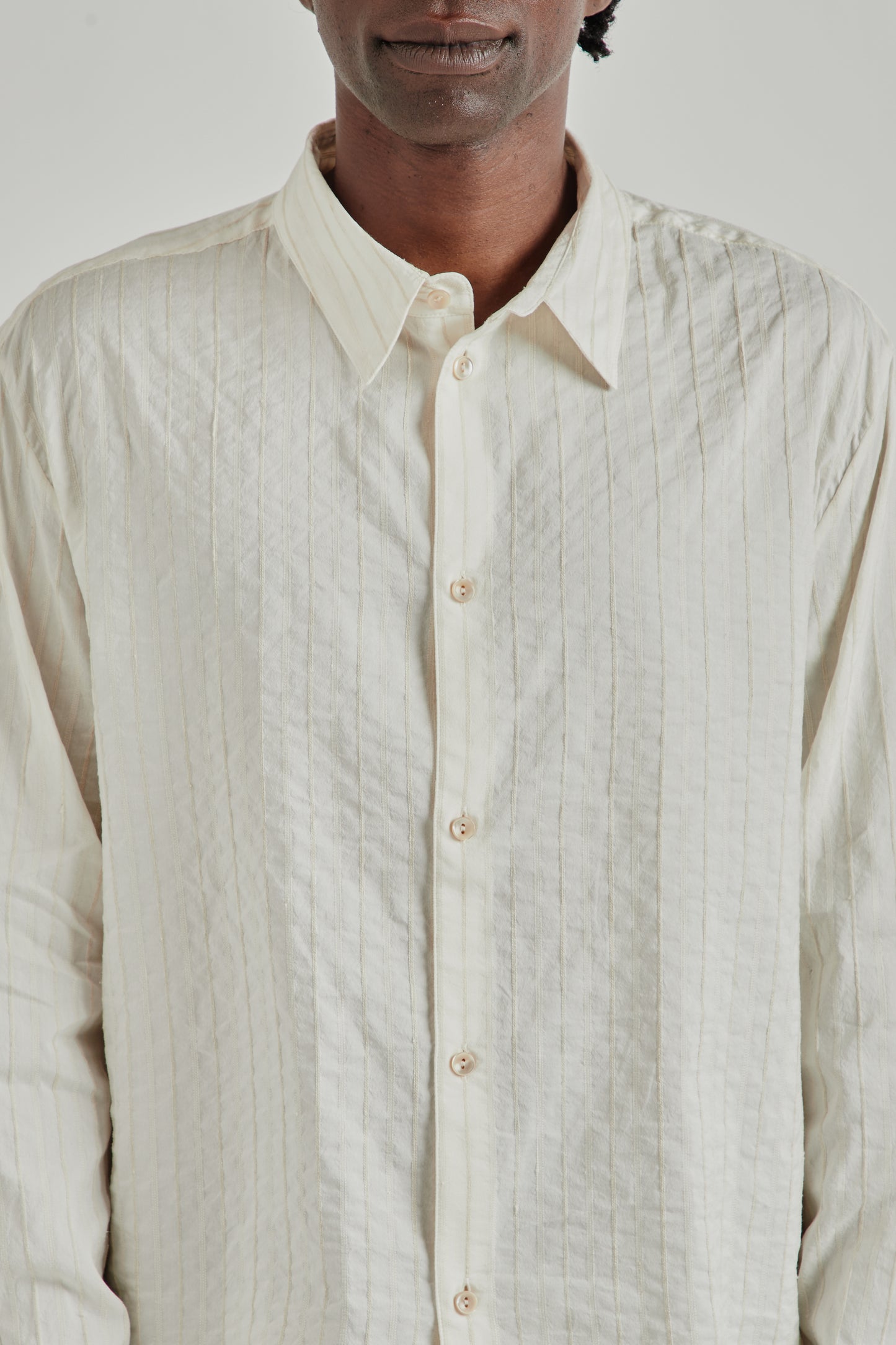 A Kind Of Guise SS26 Fulvio Shirt structured natural stripe0889