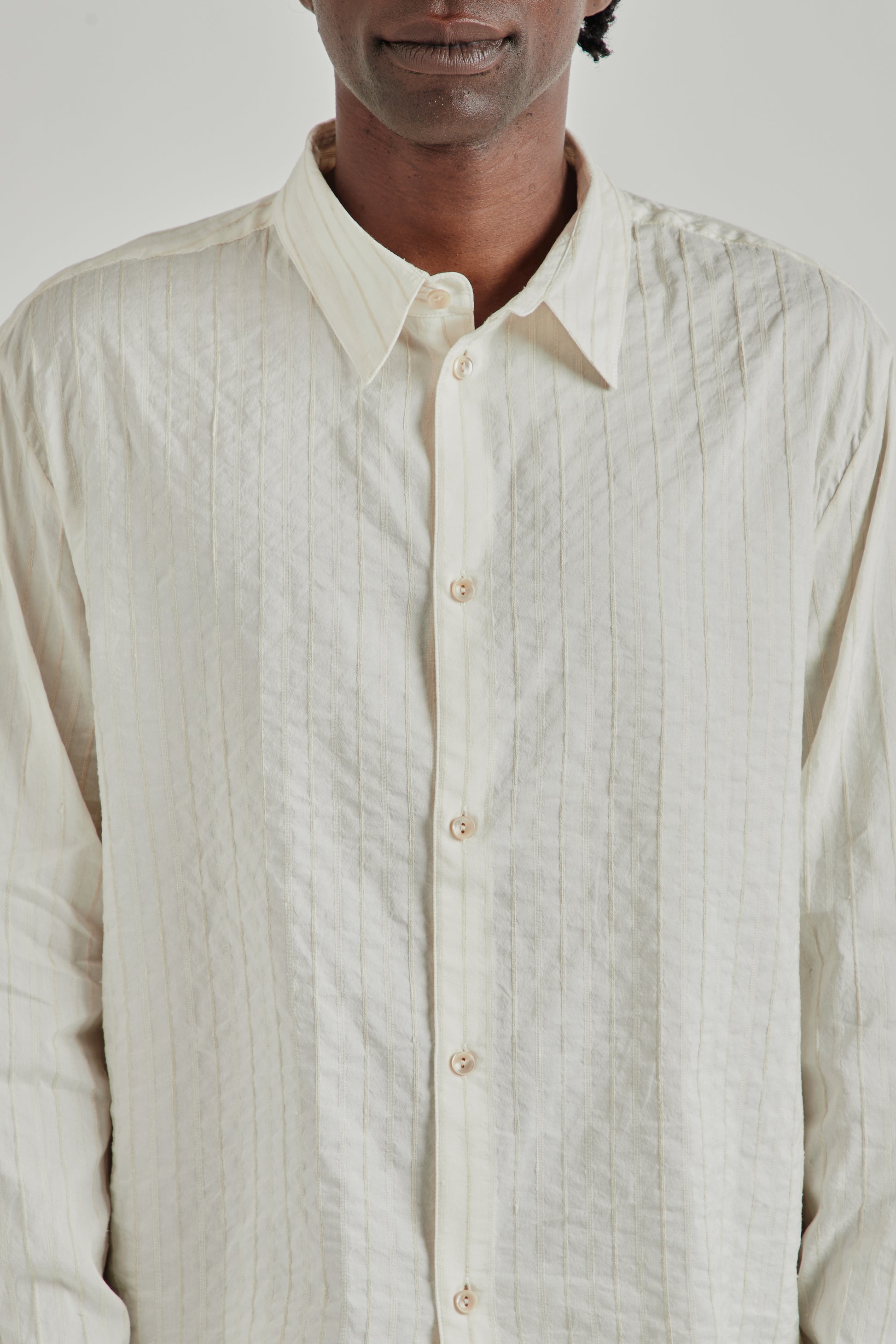 A Kind Of Guise SS26 Fulvio Shirt structured natural stripe0889