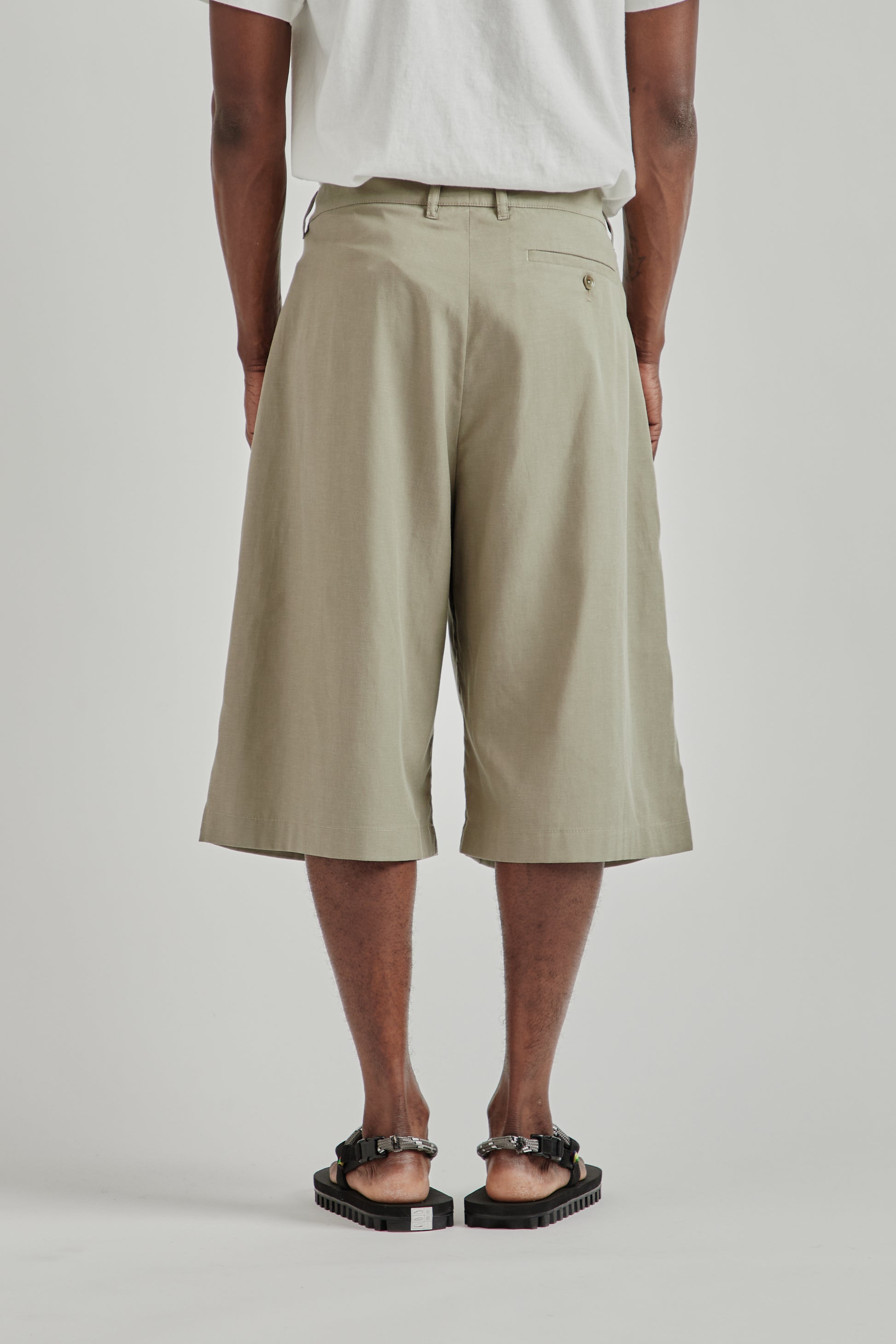 A Kind Of Guise SS26 Juno Shorts sun bleached sage0937