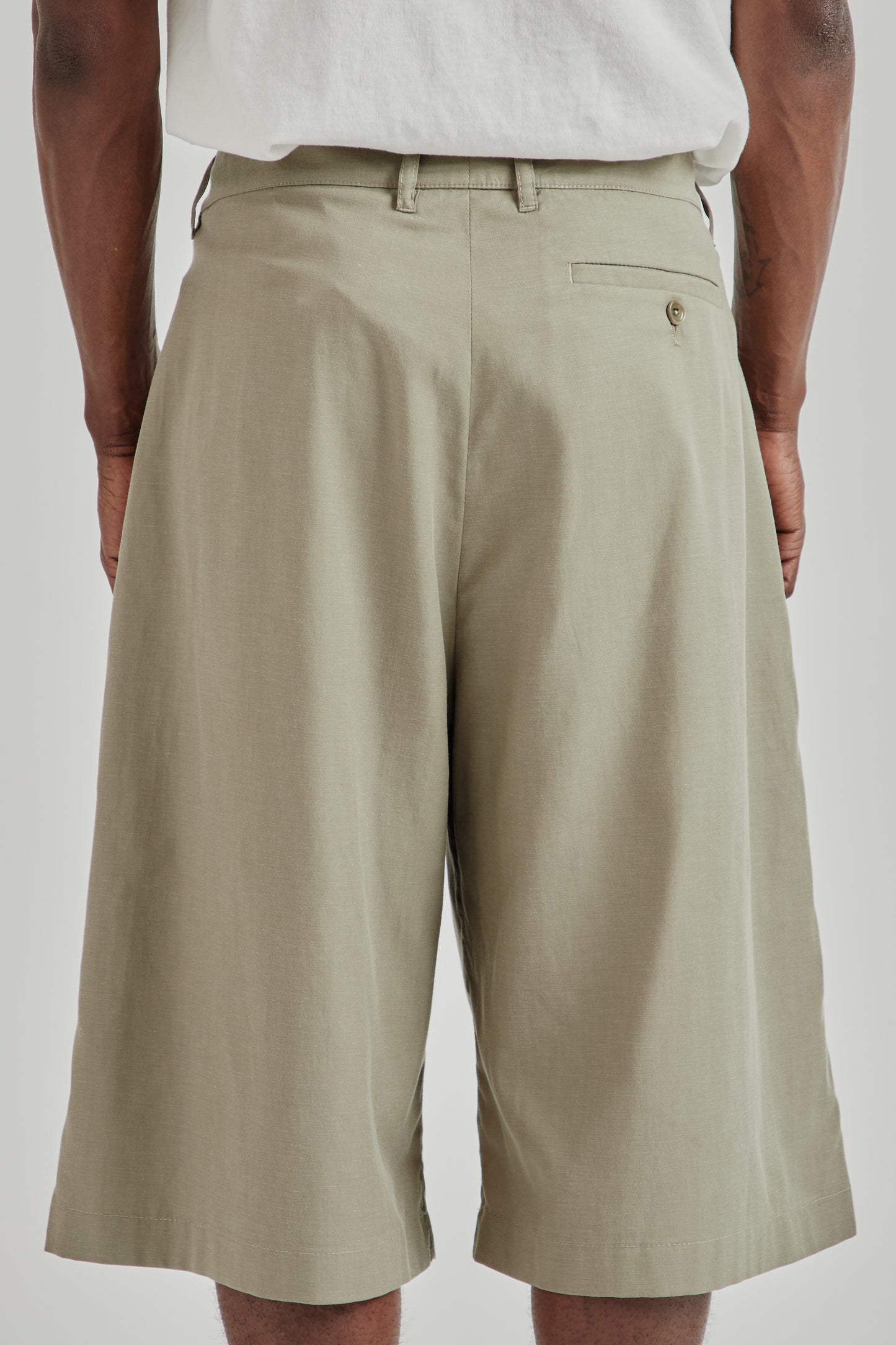 A Kind Of Guise SS26 Juno Shorts sun bleached sage0938
