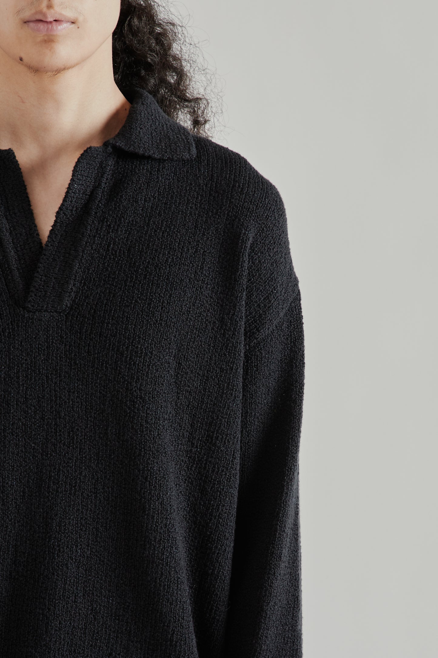 A Kind Of Guise SS26 Marabou Knit Polo Black Cotton Boucle0885