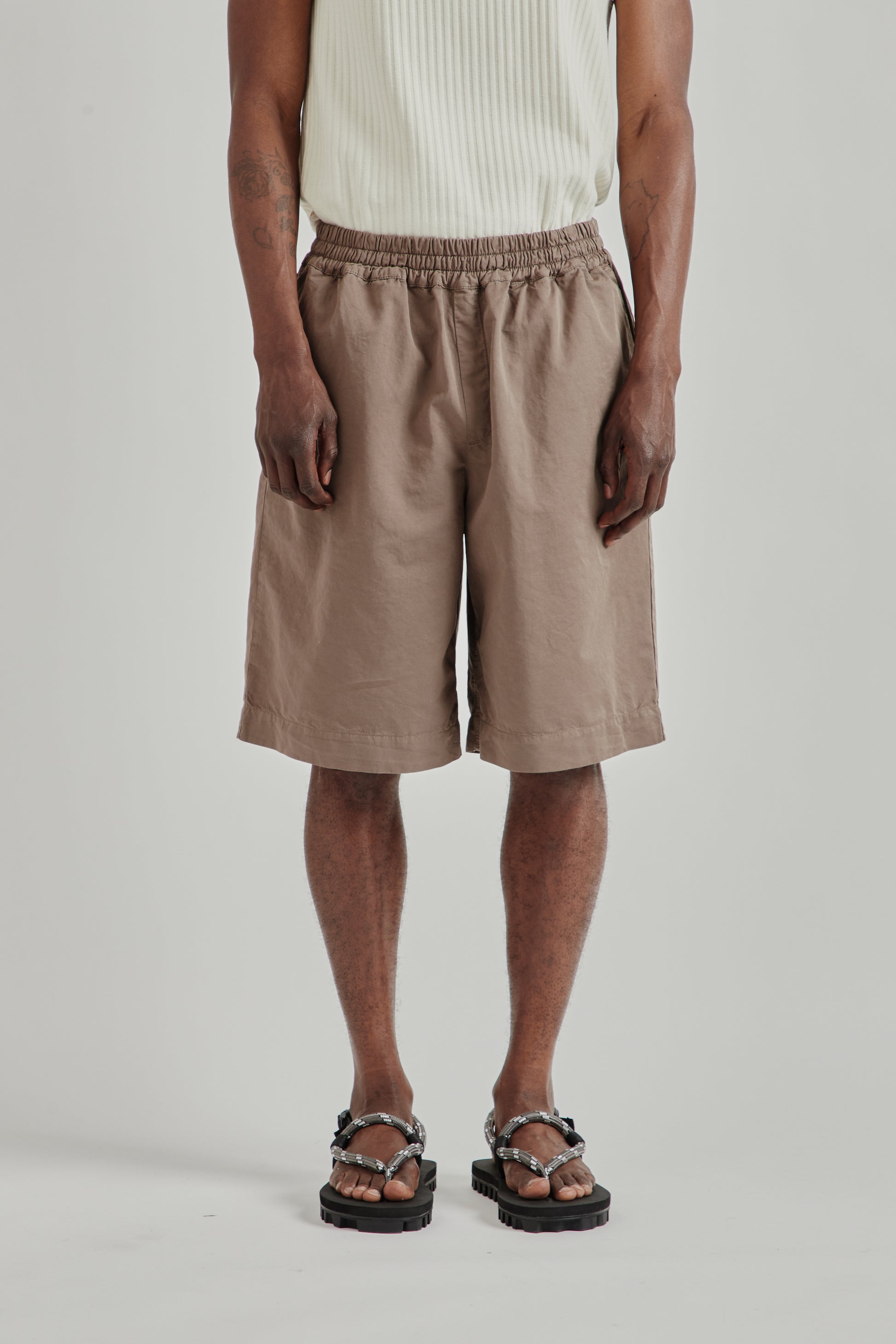 A Kind Of Guise SS26 Saleh Shorts brown impala0850