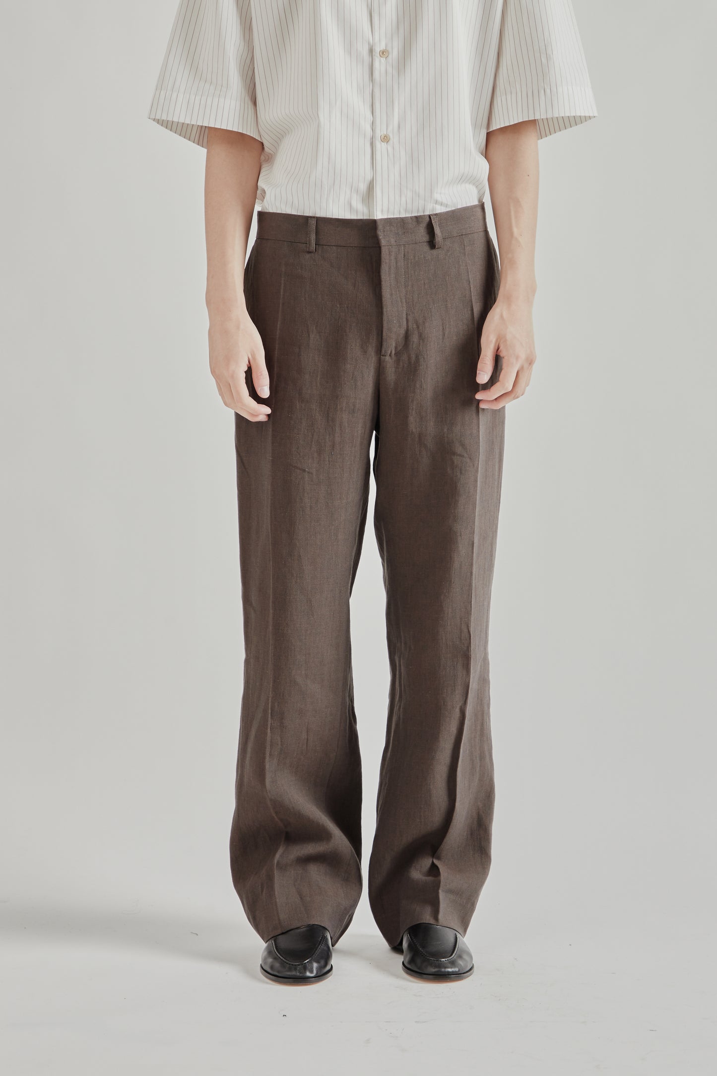 A Kind Of Guise SS26 Tailored Wide Trousers Burnt Umber0709