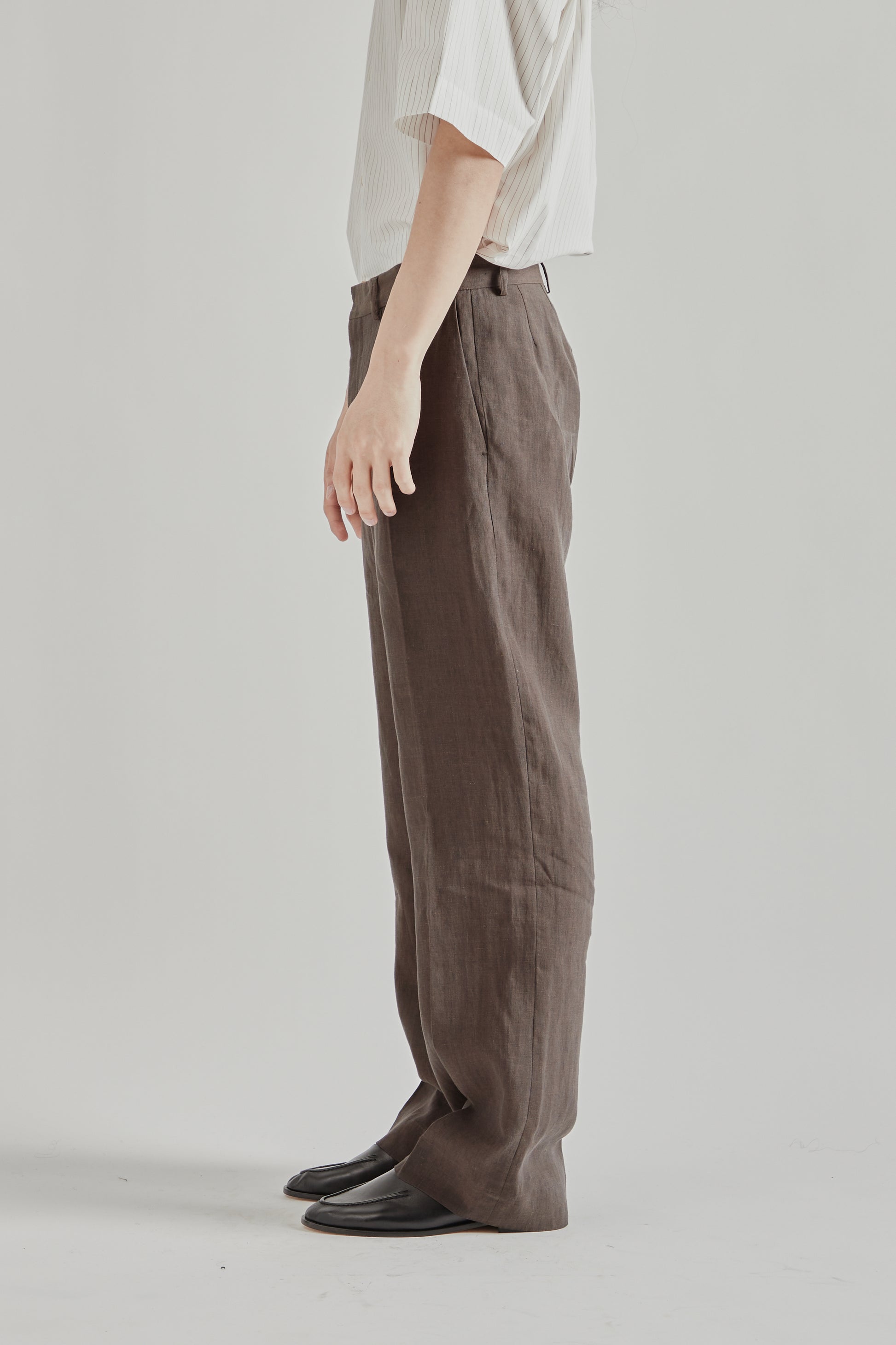 A Kind Of Guise SS26 Tailored Wide Trousers Burnt Umber0712