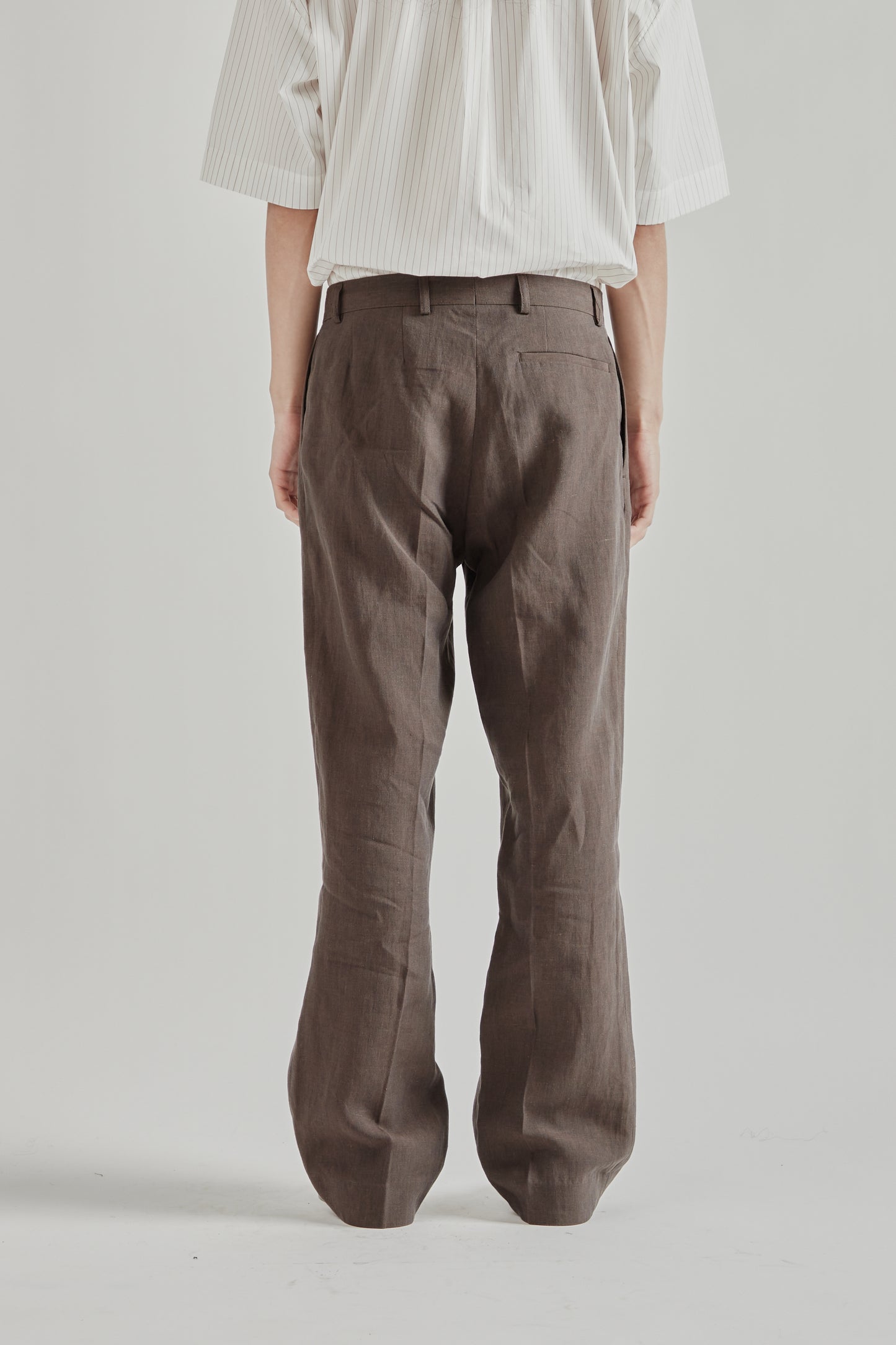 A Kind Of Guise SS26 Tailored Wide Trousers Burnt Umber0715