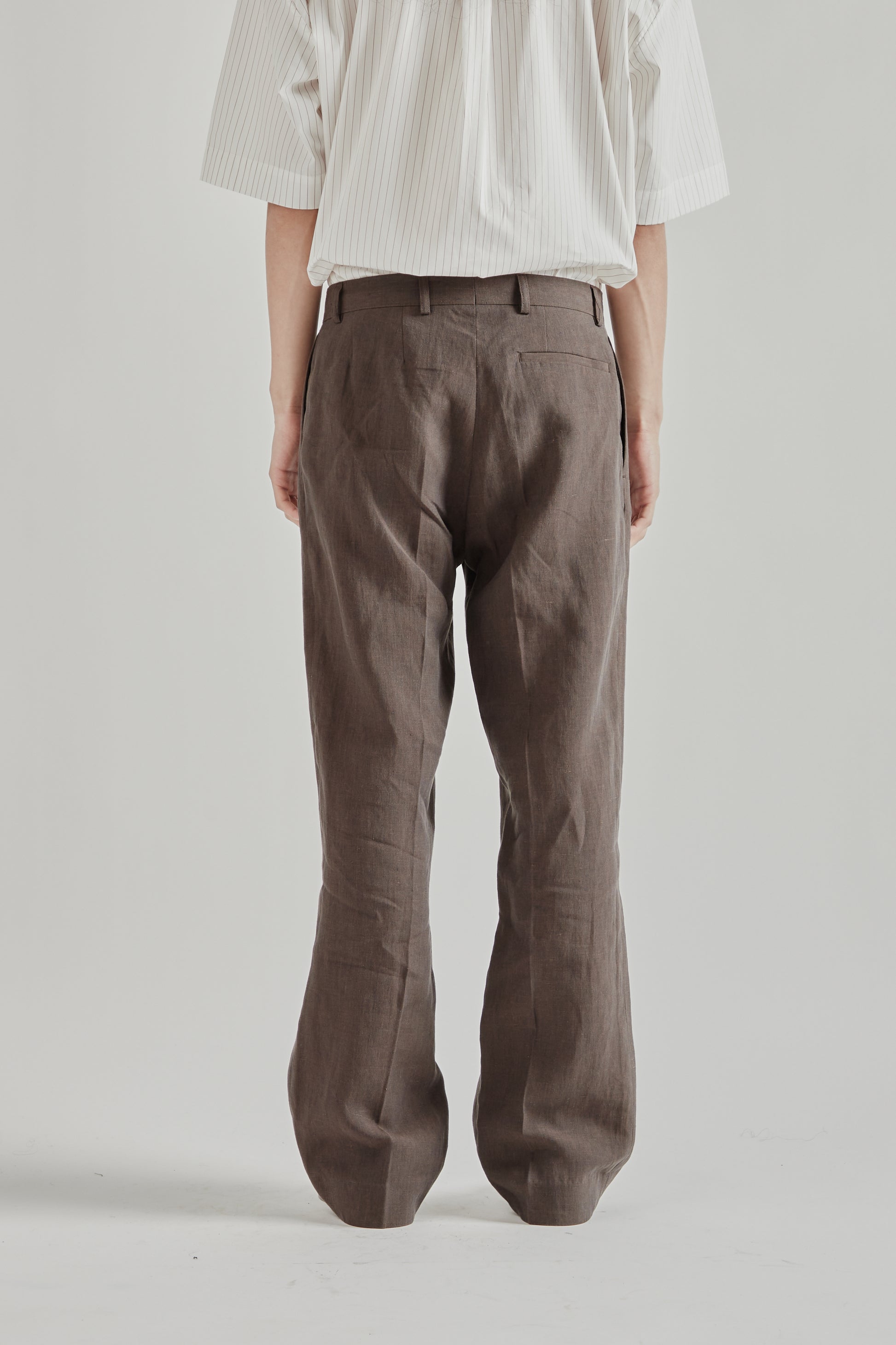 A Kind Of Guise SS26 Tailored Wide Trousers Burnt Umber0715