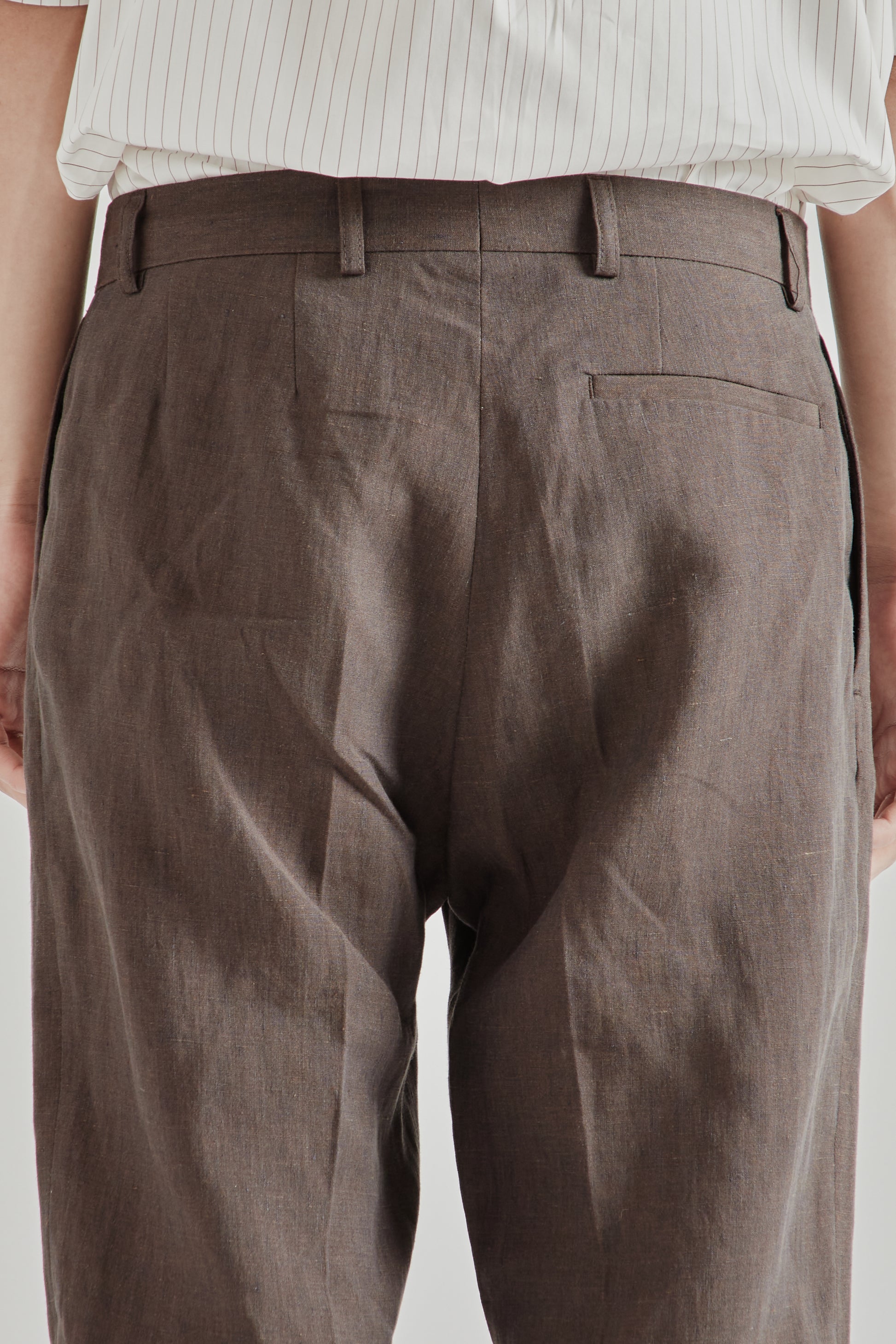 A Kind Of Guise SS26 Tailored Wide Trousers Burnt Umber0717