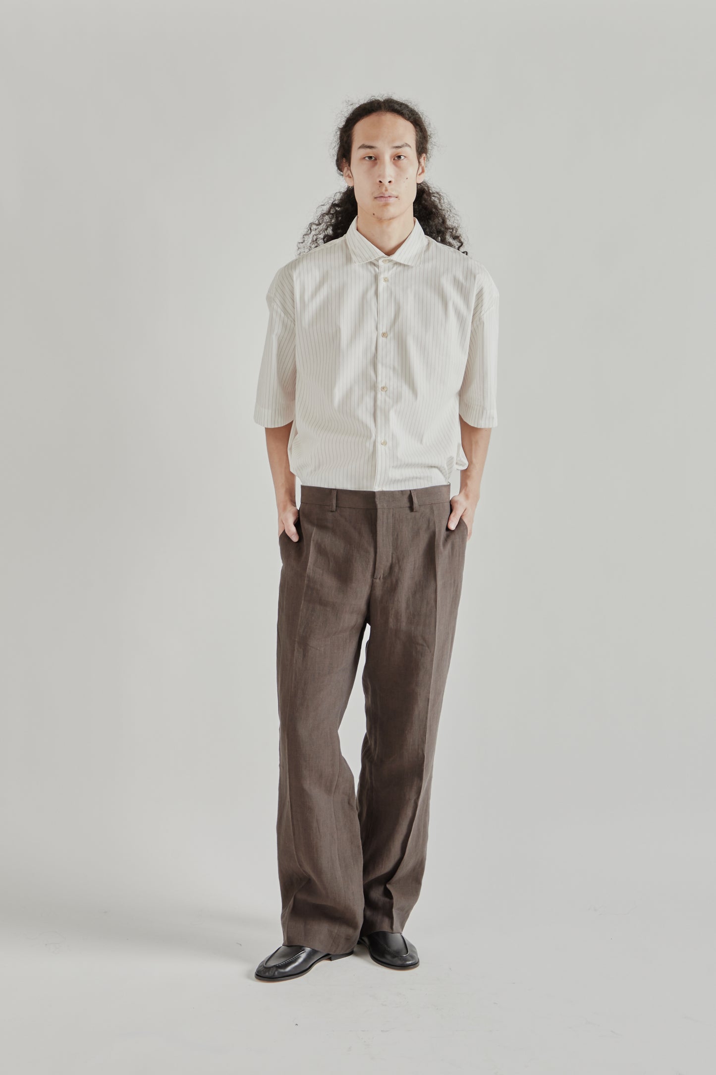 A Kind Of Guise SS26 Tailored Wide Trousers Burnt Umber0723