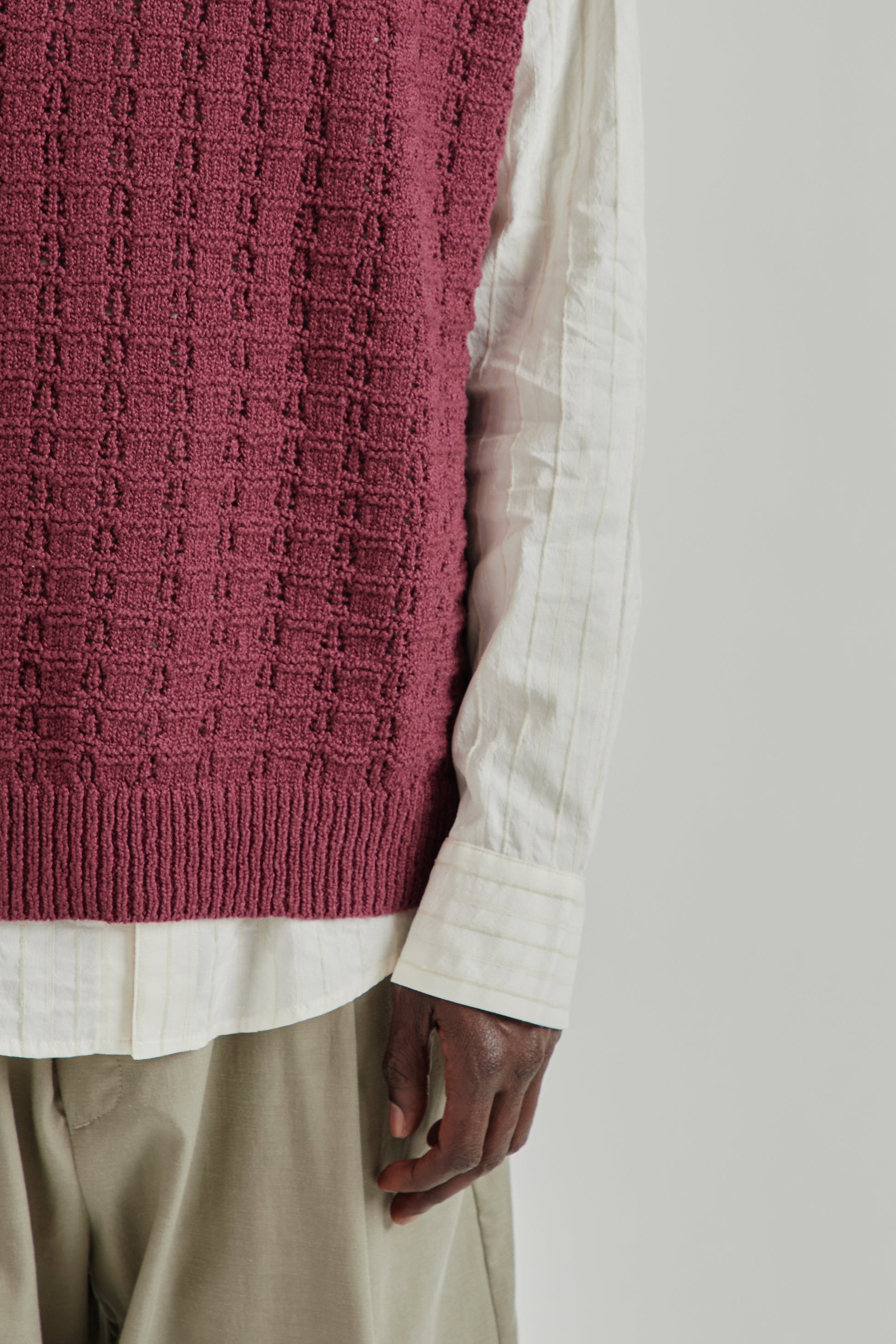 A Kind Of Guise SS26 Tembe Knit Vest aubergine cotton boucle0916