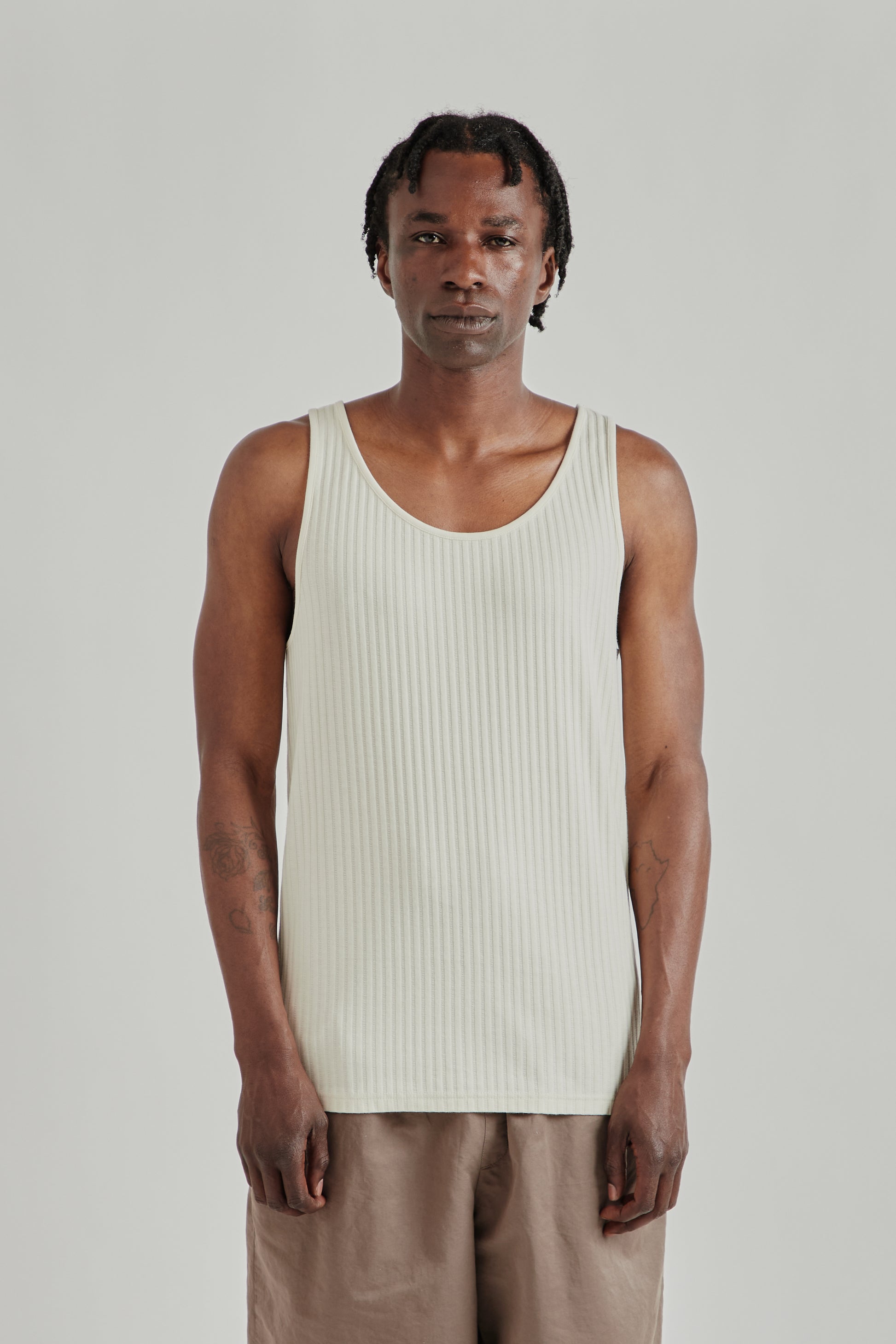 A Kind Of Guise SS26 Tomaso Tanktop almond ajour0821