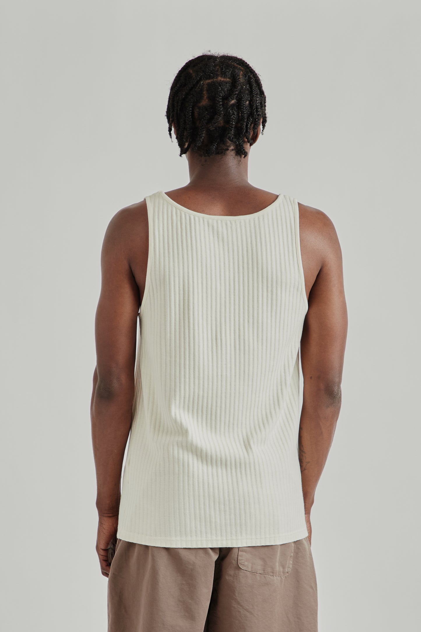A Kind Of Guise SS26 Tomaso Tanktop almond ajour0831