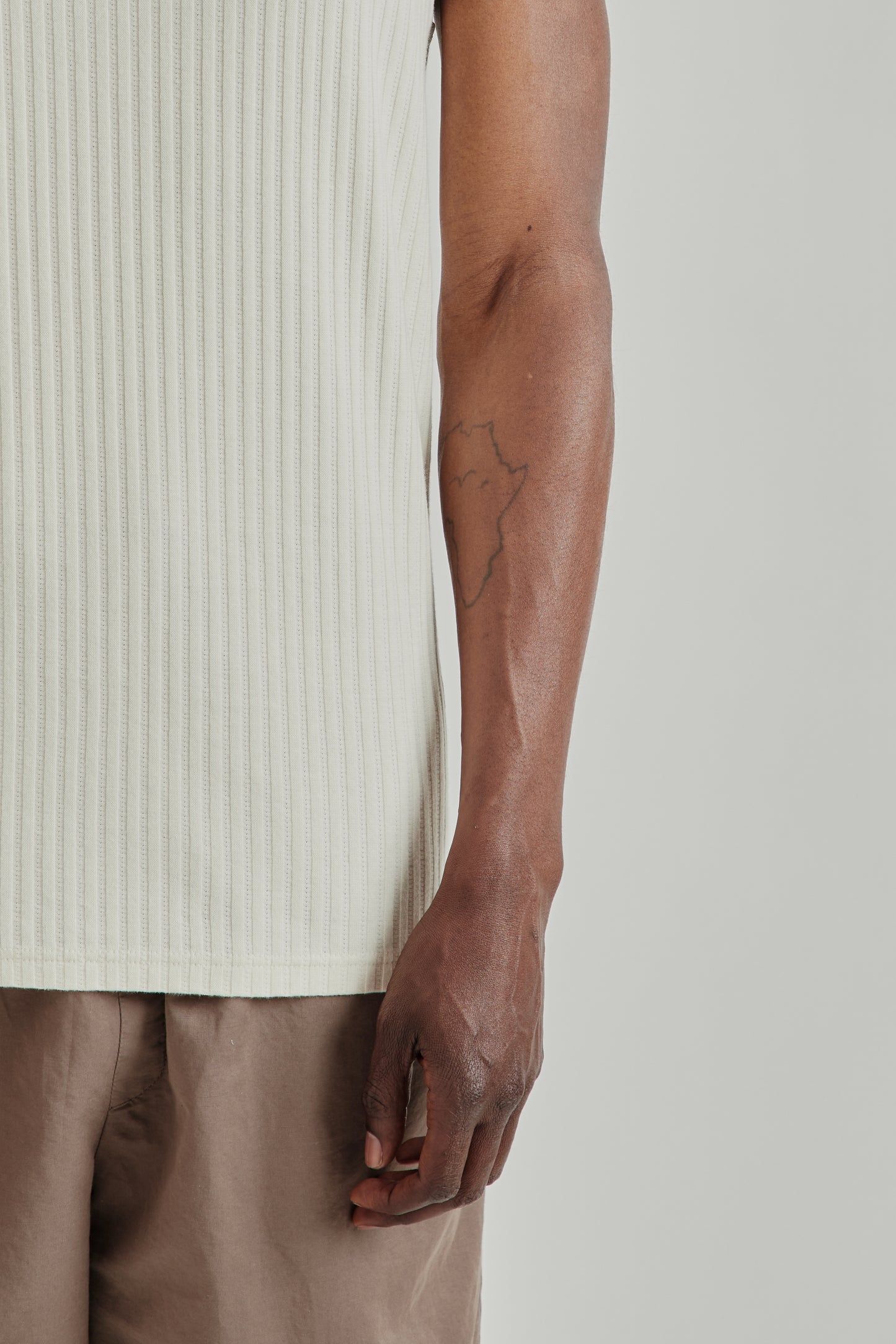 A Kind Of Guise SS26 Tomaso Tanktop almond ajour0836